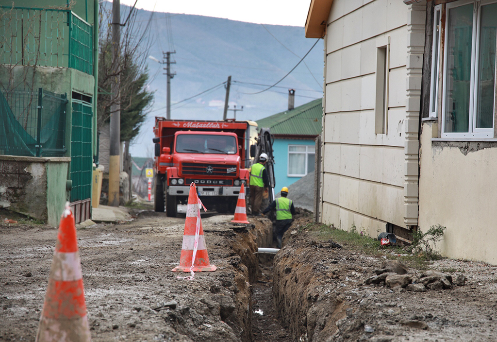 Geyve’de 3 mahalleye daha bol su