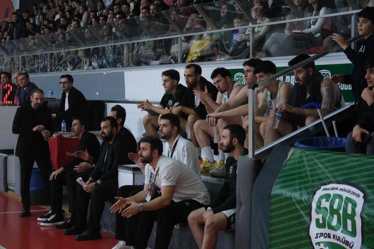 Büyükşehir Basketbol taraftarı önünde 7’de 7 yaptı: 90-76