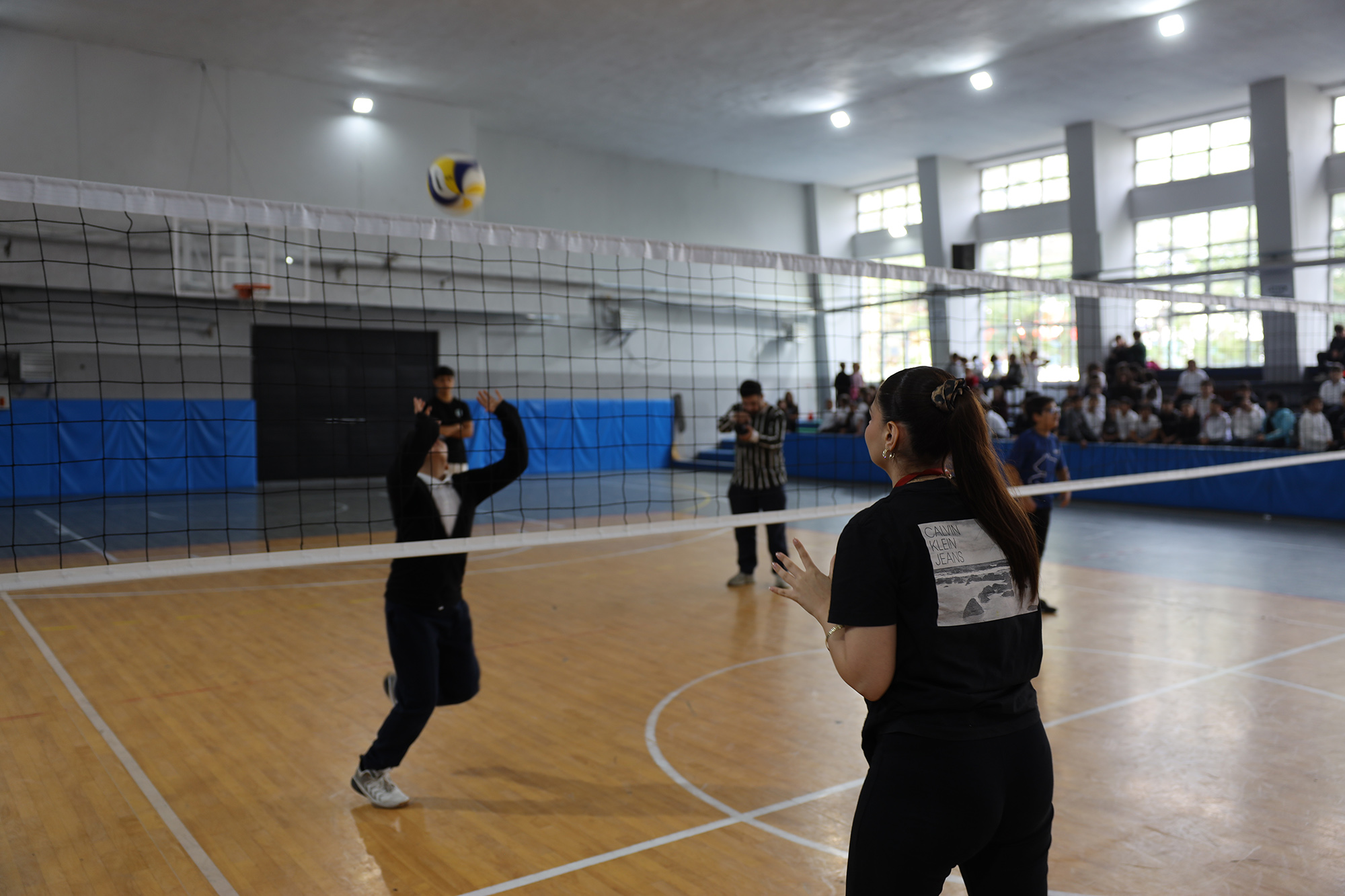 Büyükşehir, geleceğin voleybolcularını yetenek taramalarıyla keşfediyor