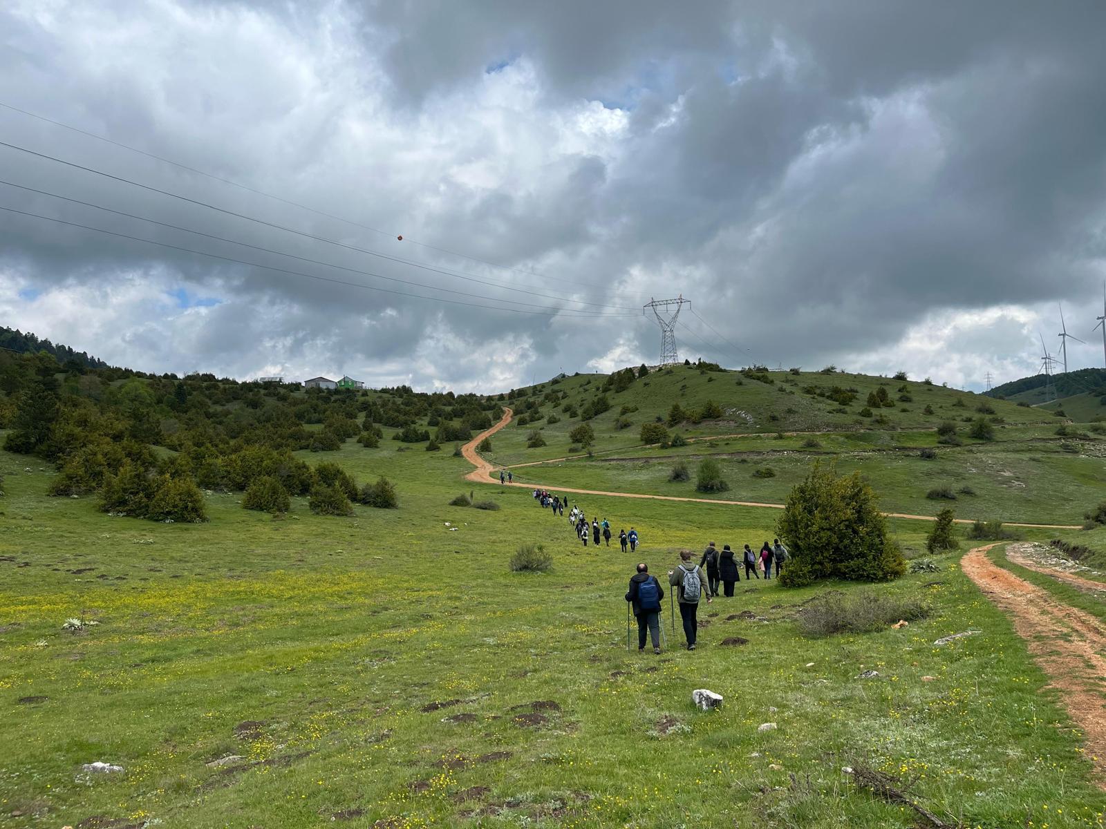 Doğa tutkunları Karagöl’ün cennet doğasını adım adım keşfetti 