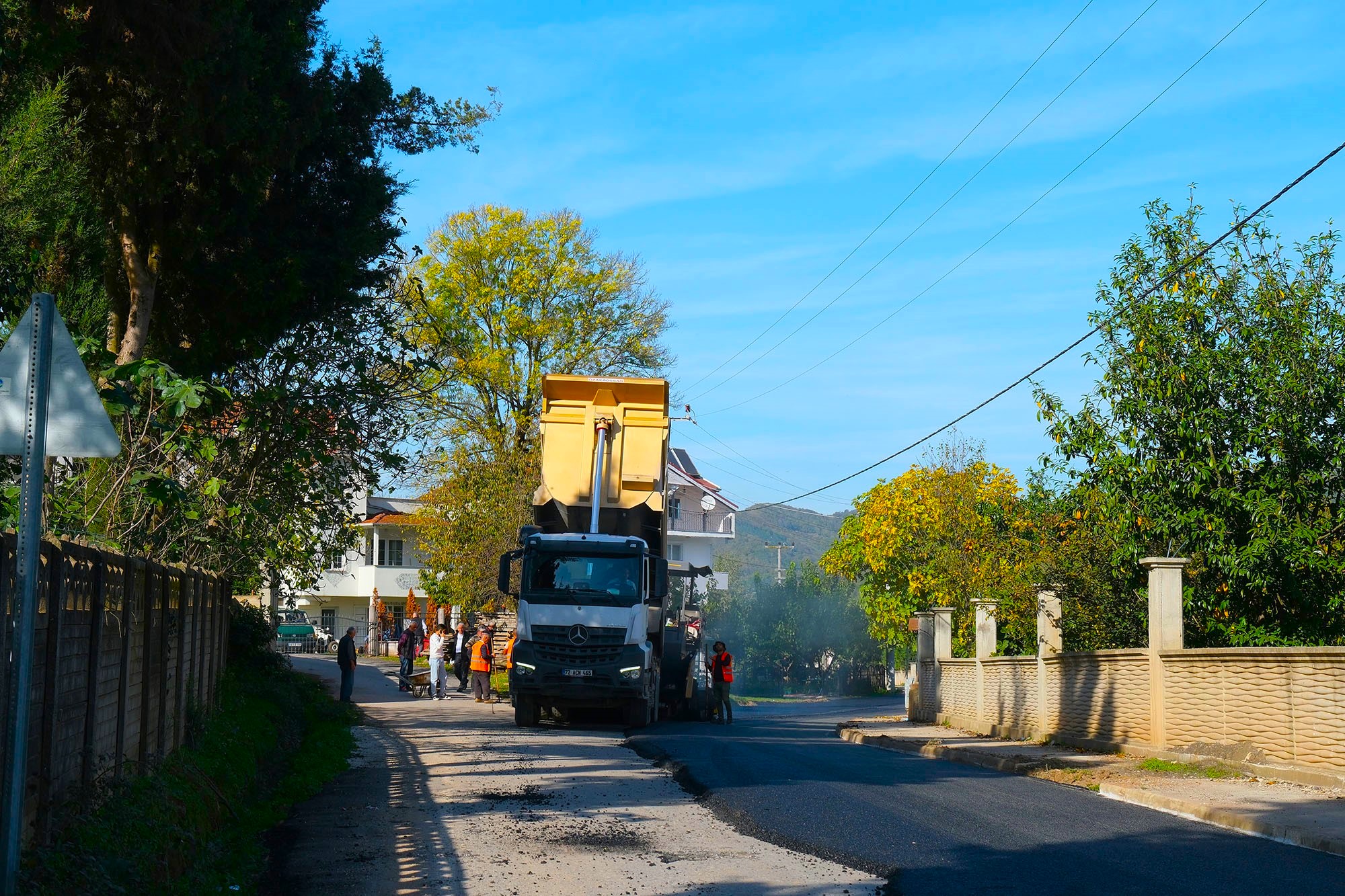 Hendek’te Soğuksu’dan sonra şimdi Hacıkışla: Büyükşehir şehrin yollarını ilmek ilmek işliyor