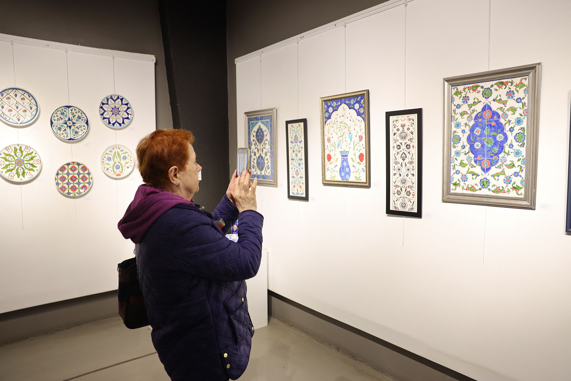 Genç sanatçıların hazırladığı “Topraktan Geleneğe Çini” sergisi OSM’de açıldı