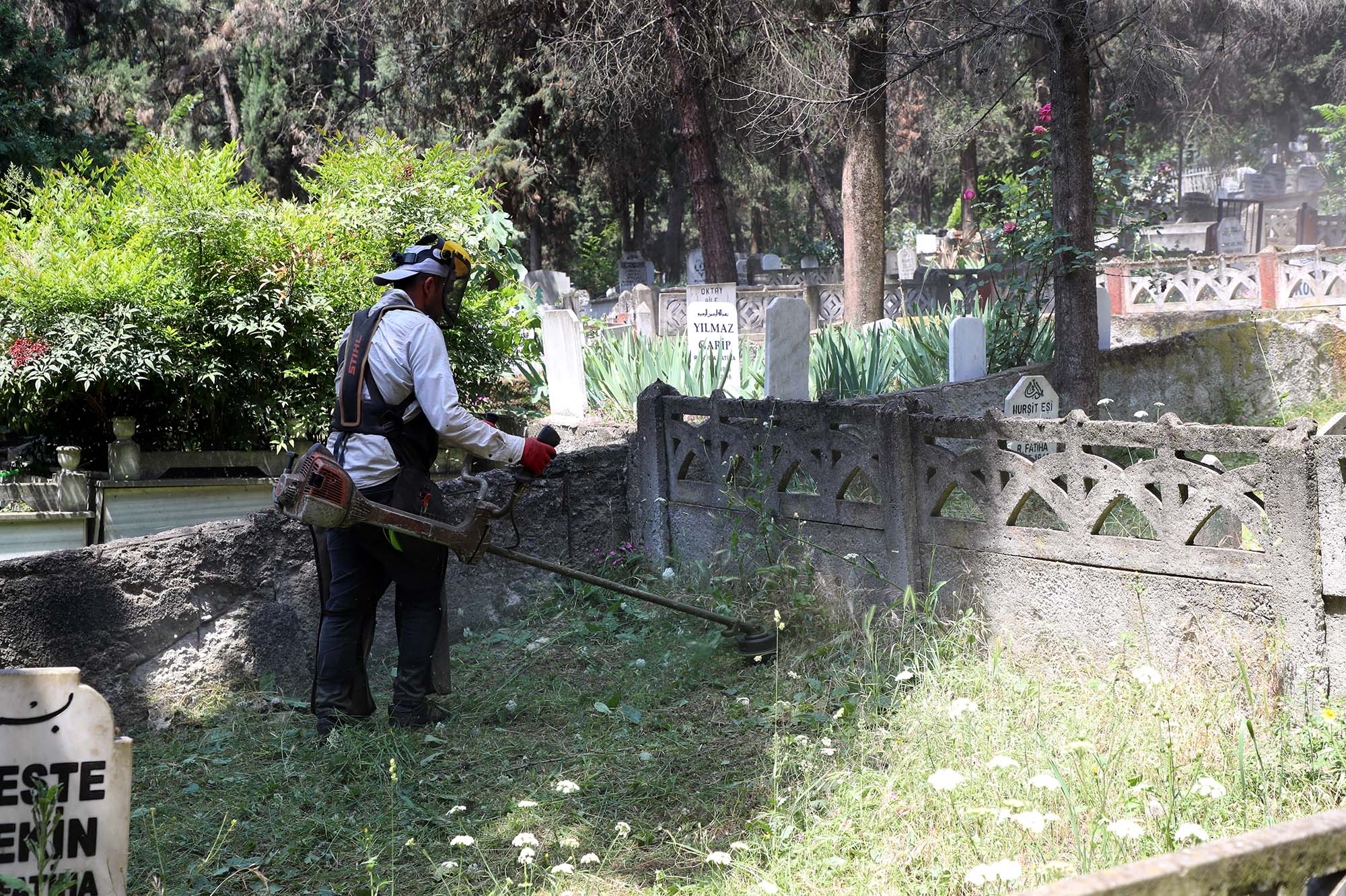 Büyükşehir mezarlıkları bayram ziyaretine hazırlıyor