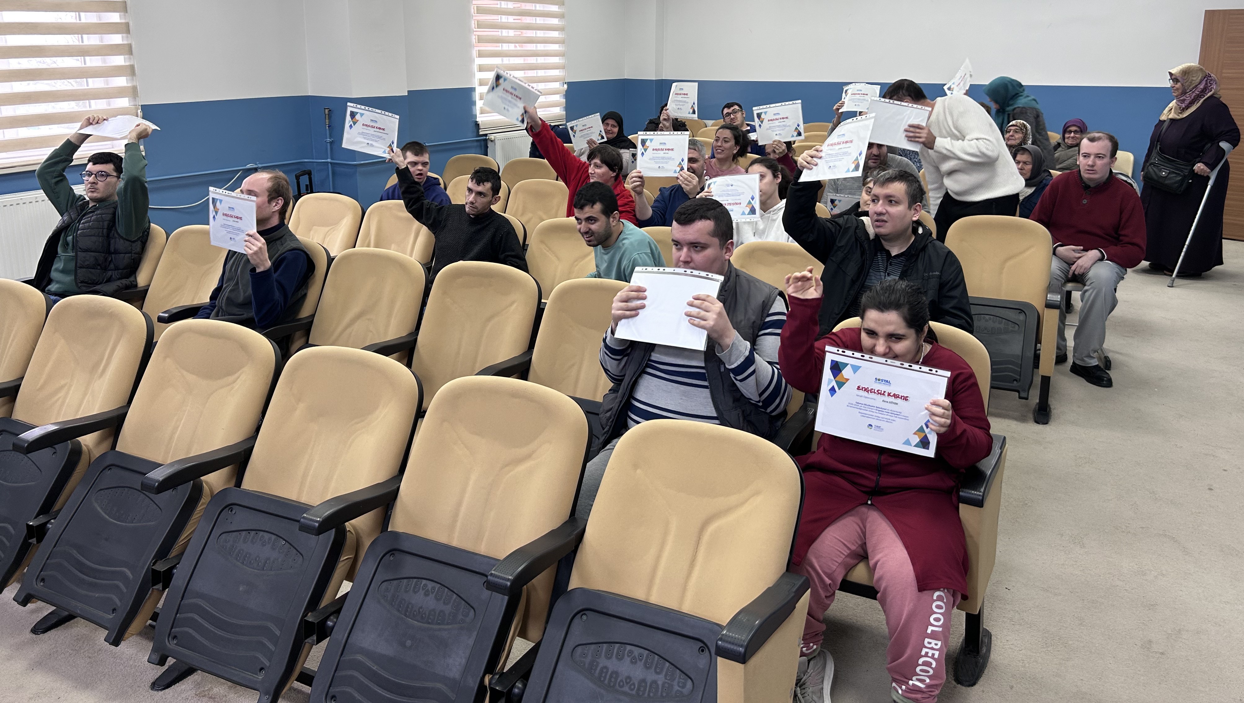 Engelsiz Hobi Atölyelerinde karne sevinci