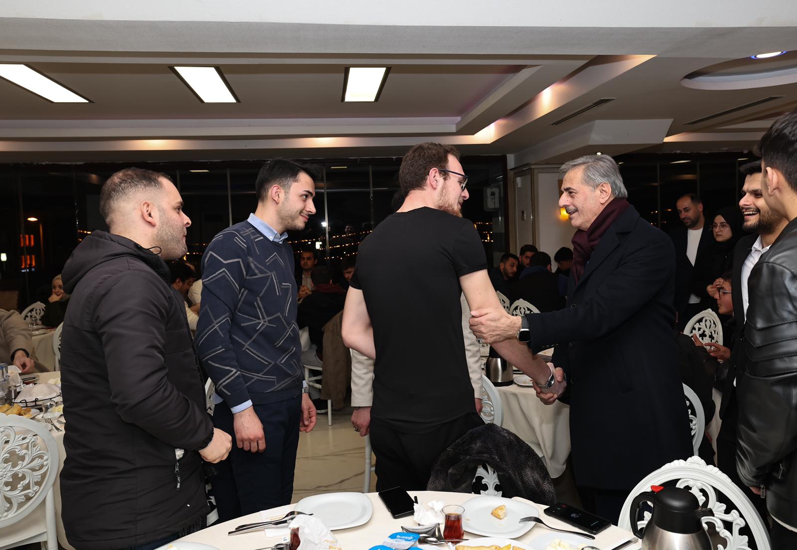 Başkan Yusuf Alemdar gençlere buluştu: “Gayemiz her alanda daha güçlü bir Sakarya’nın inşasıdır”