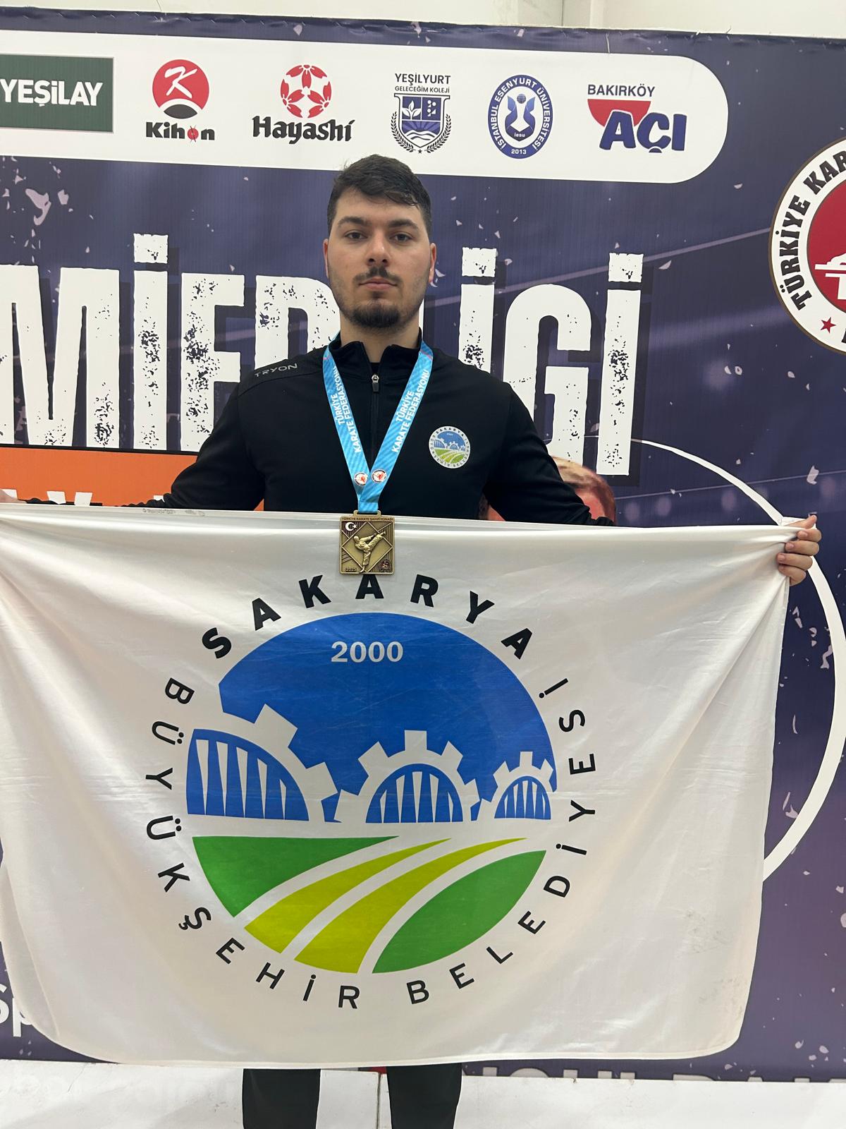 Büyükşehir sporcuları başarılarıyla göz dolduruyor