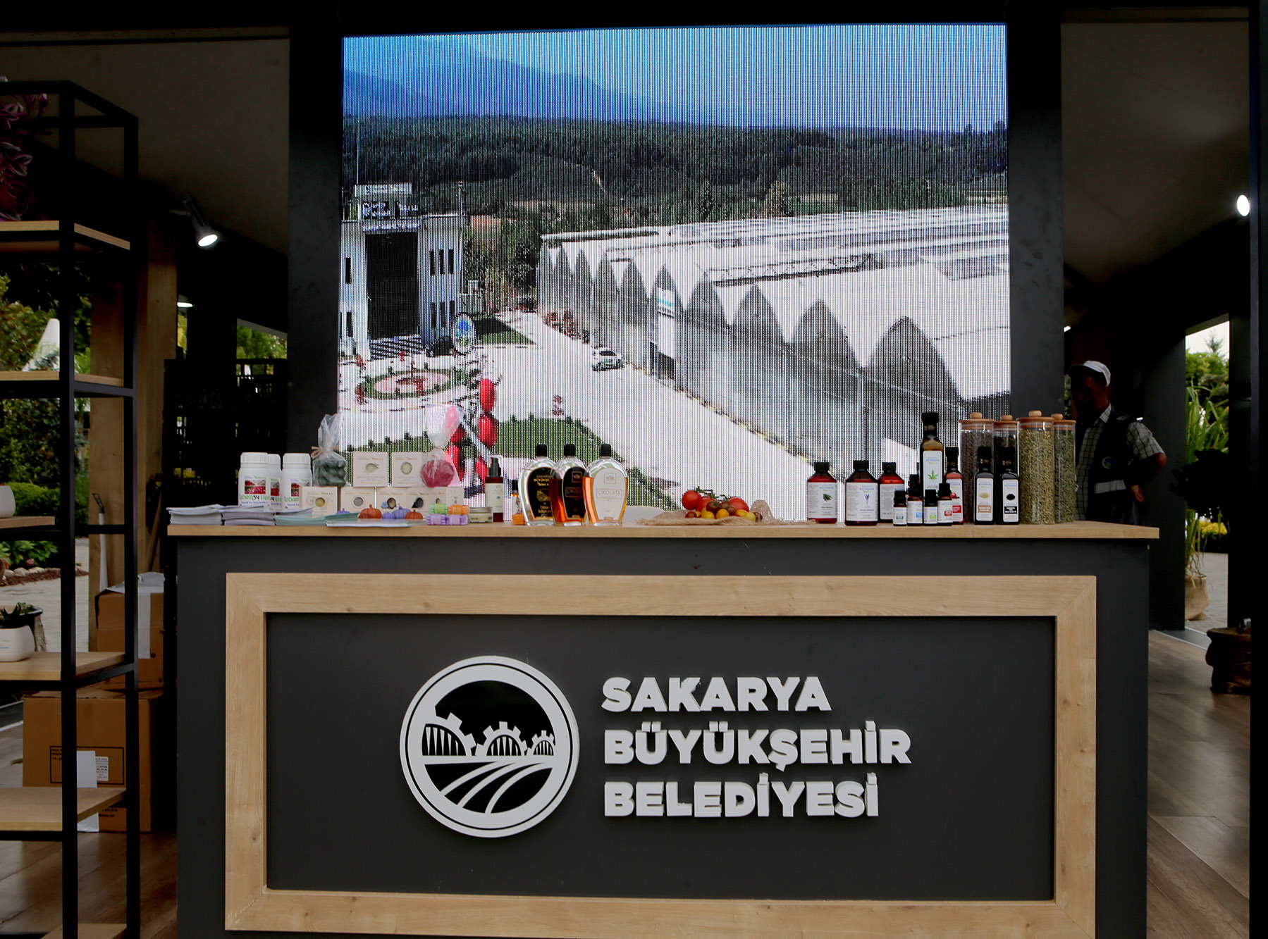 Dünyanın buluştuğu fuarın gözdesi Büyükşehir: Sakarya’nın göz nuru ürünleri turistlerin ilgi odağı oldu