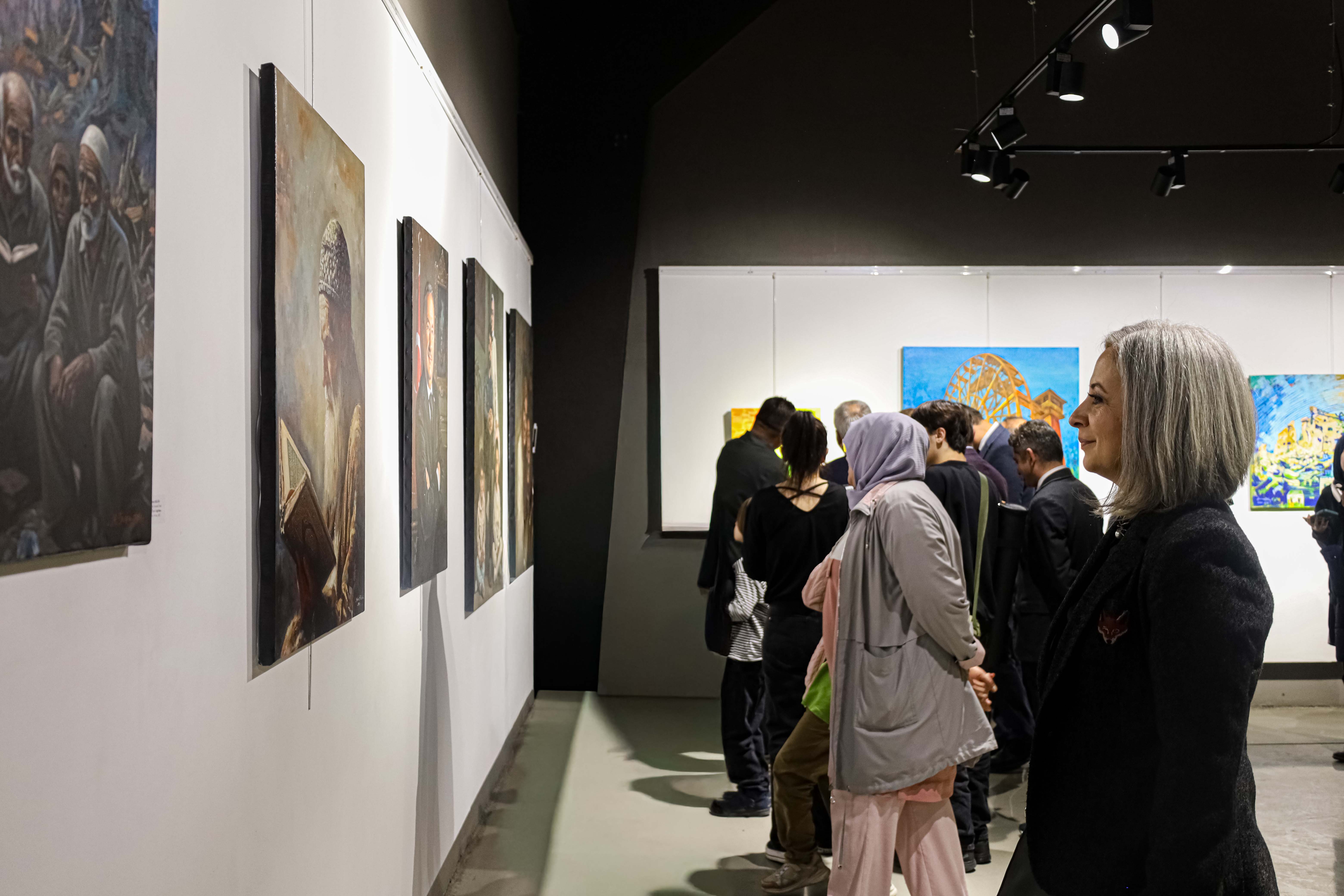 Öğretmenler Günü’ne özel resim sergisi OSM’de kapılarını açtı