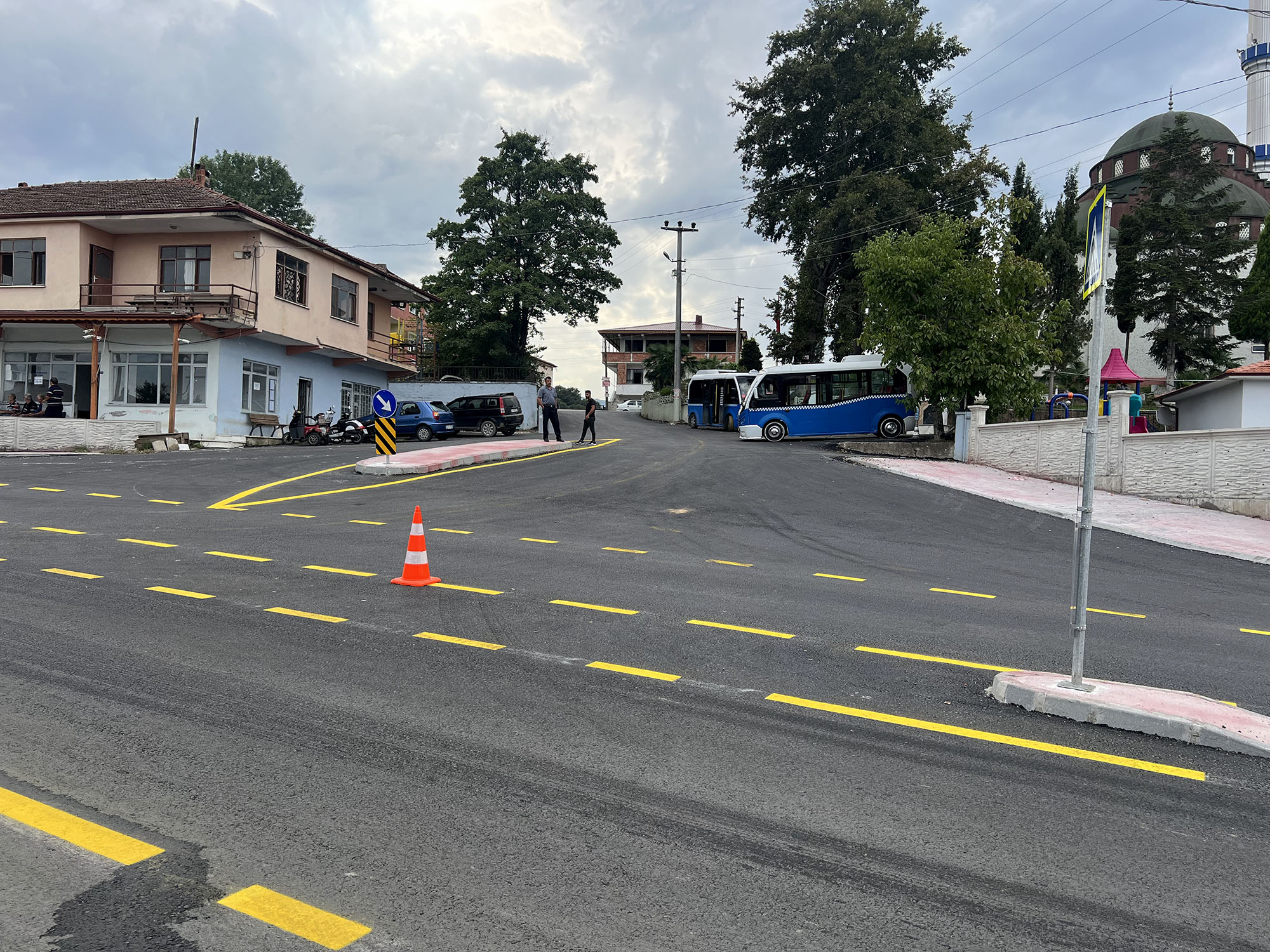 Büyükşehir Mesudiye’yi tablo gibi işledi: Karapürçek’in ulaşım hattında yepyeni bir sayfa