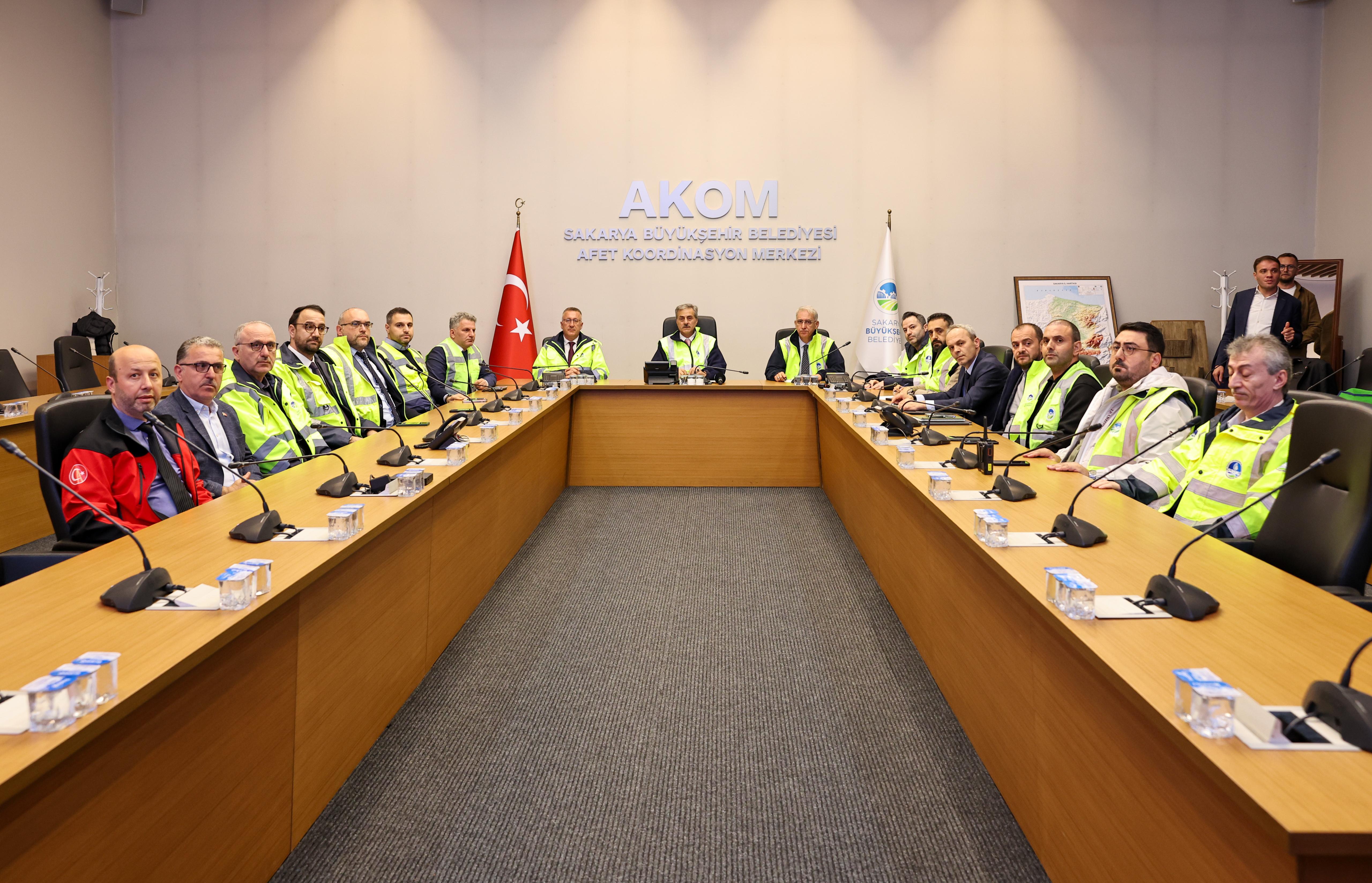 “İlk bilgilere göre olumsuzluk yok, tüm birimlerimizle sahadayız”