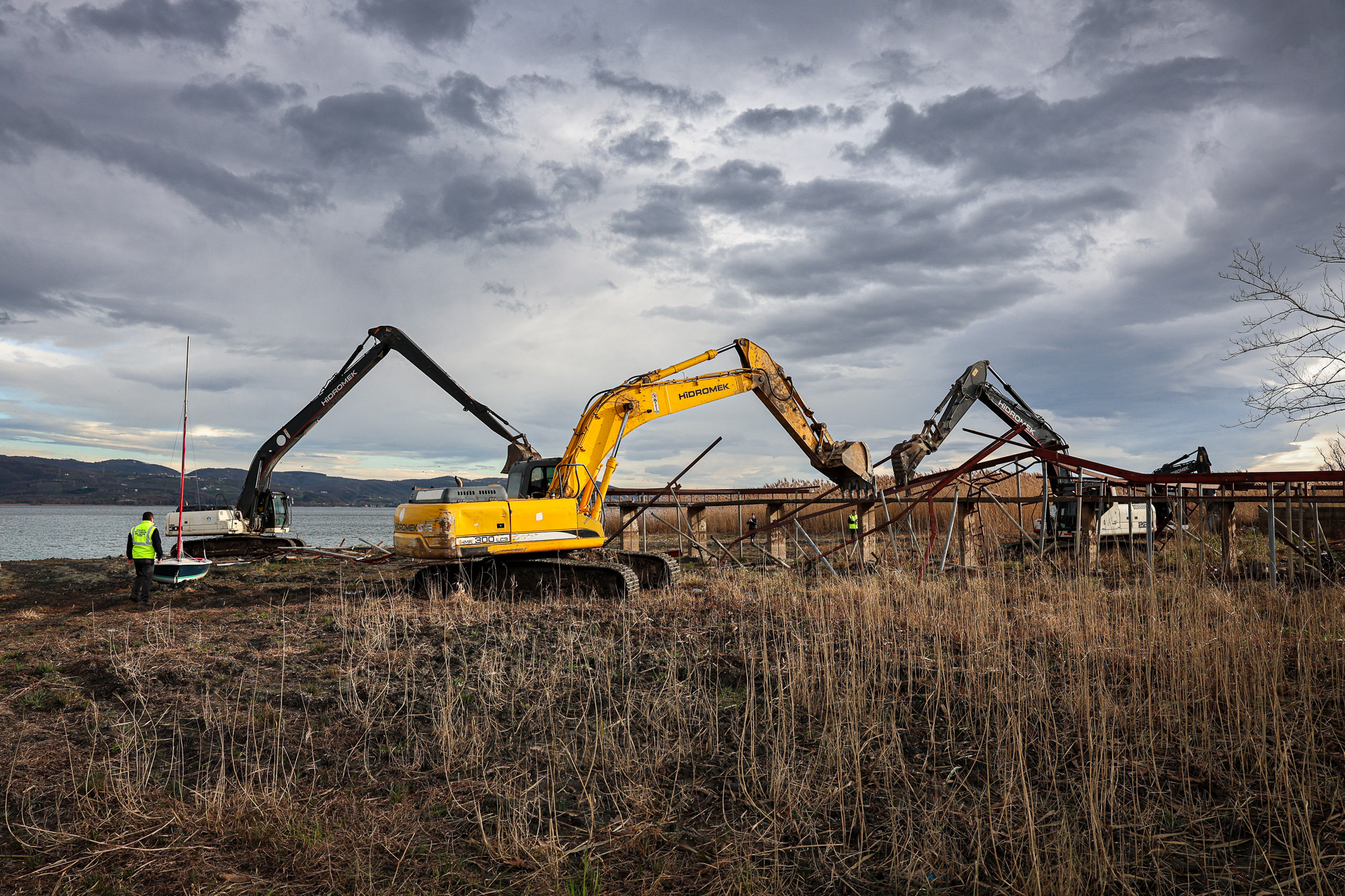 SASKİ paylaştı: “6 kilometrelik hatta kaçak iskele ve yapılar kaldırıldı”
