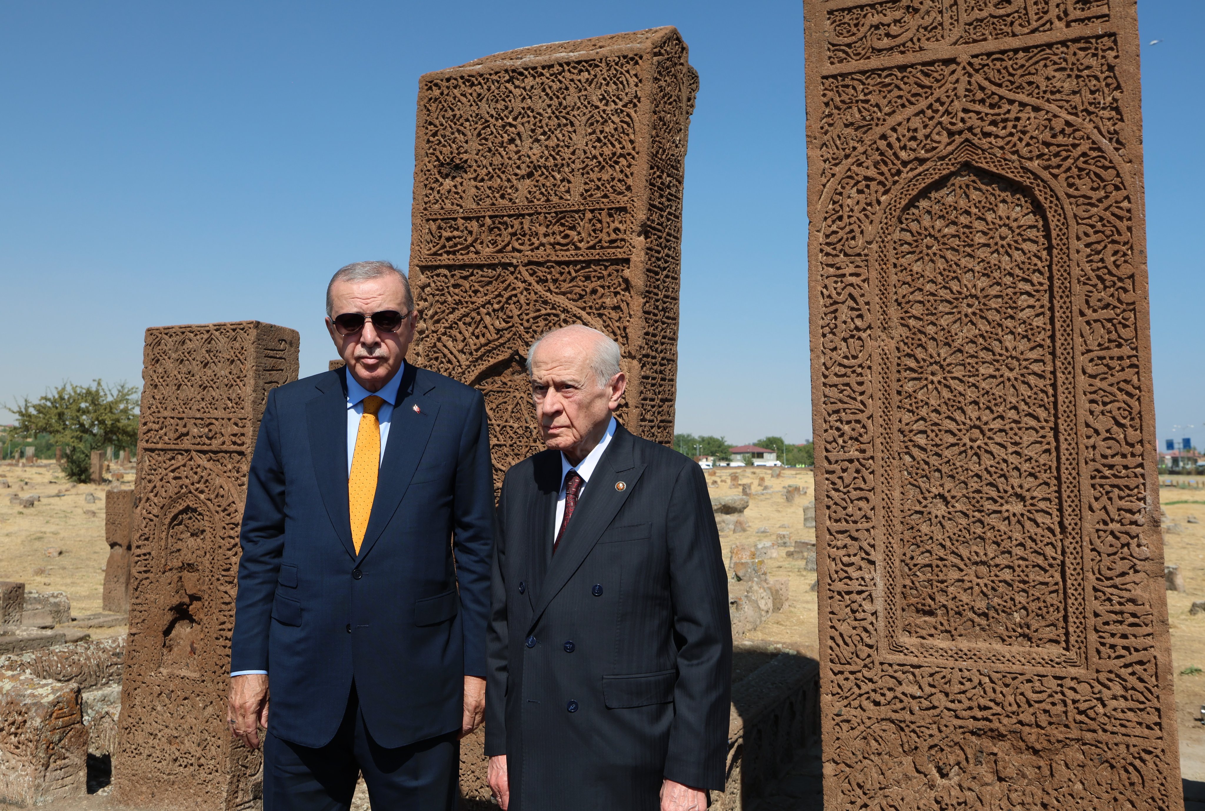 Başkan Alemdar, Malazgirt’in 954. yılında Ahlat ve Malazgirt’teydi