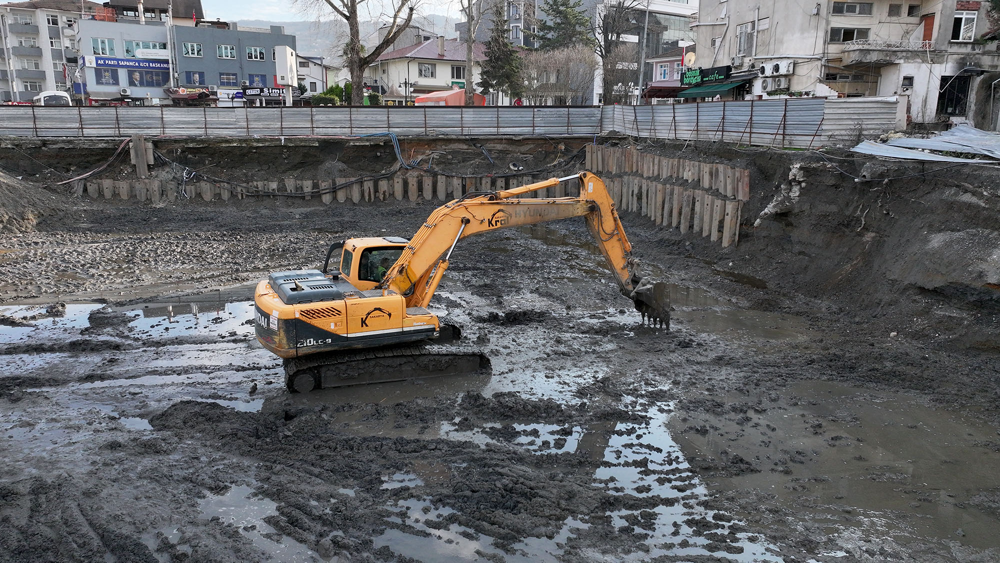 Sapanca meydan projesinde zemin iyileştirme çalışmaları tamamlandı