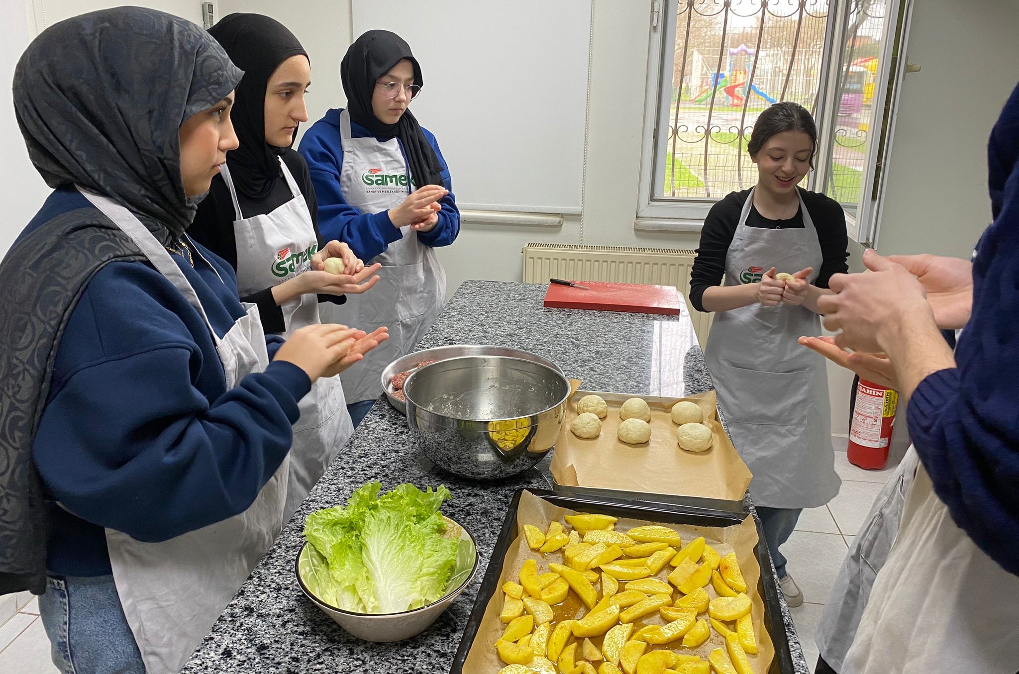 Anne, çocuk ve sanat üçlemesiyle unutulmaz ara tatil