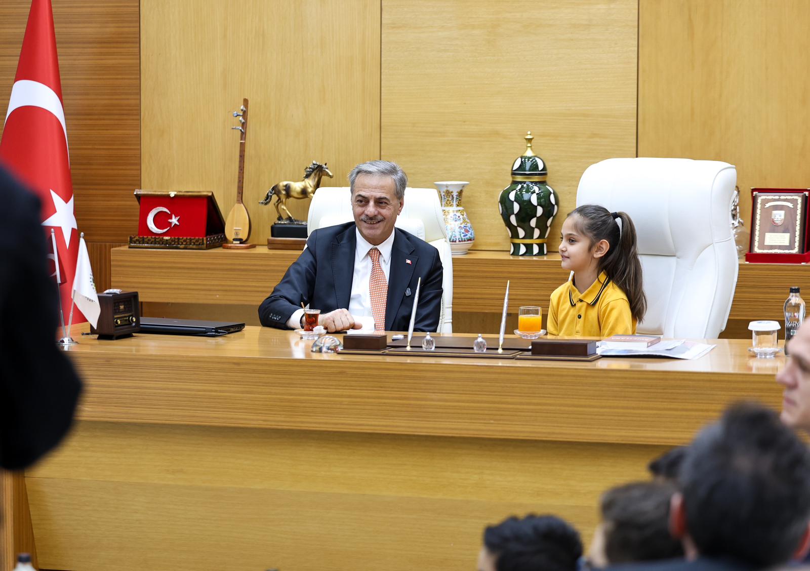 Yusuf Alemdar başkanlığı Elisa’ya devretti: “Hayal kurmaktan asla vazgeçmeyin”