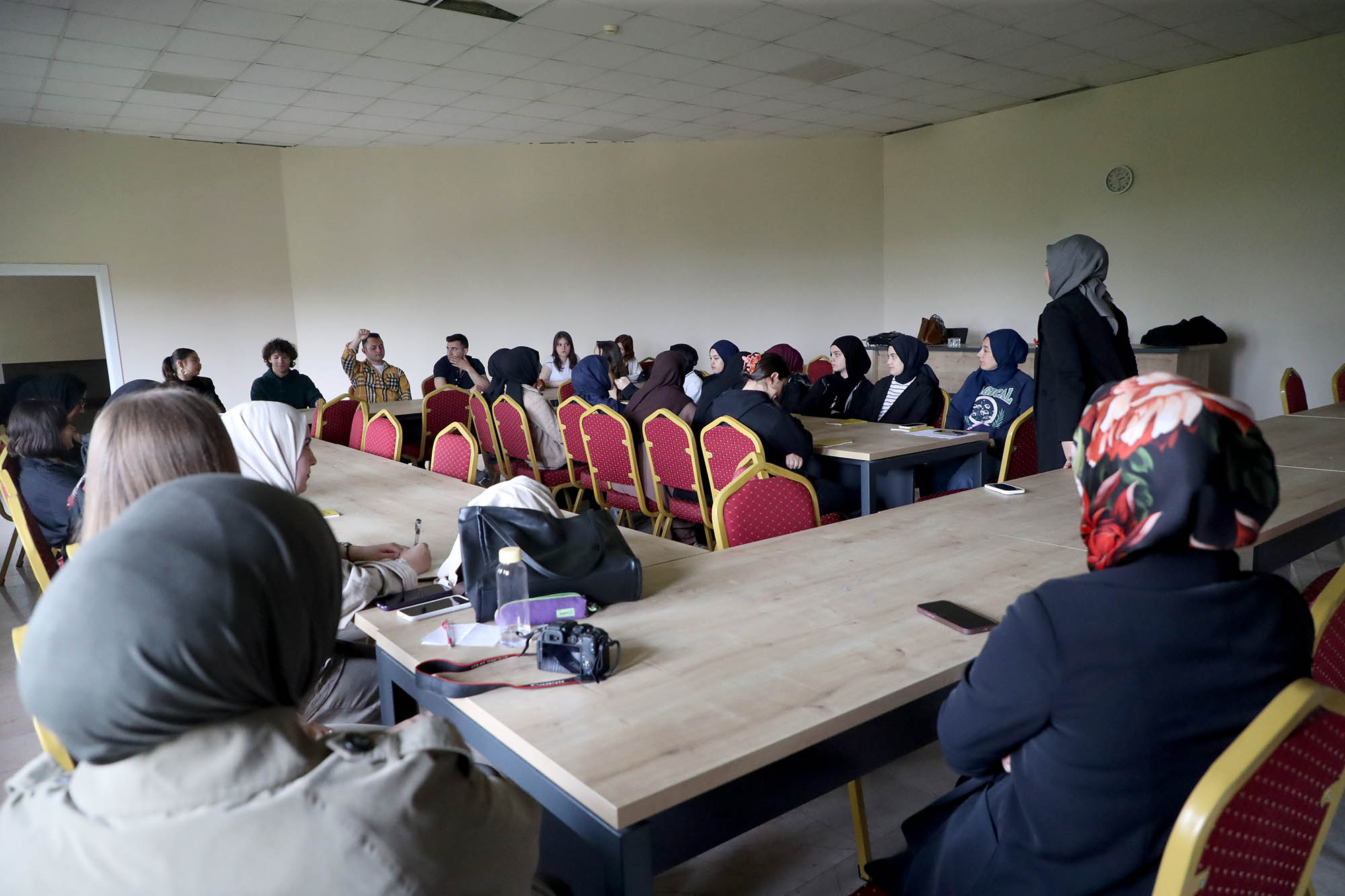 Uzman aile danışmanından önemli tavsiyeler: Değersizlik hissinin kaynağı nedir? 