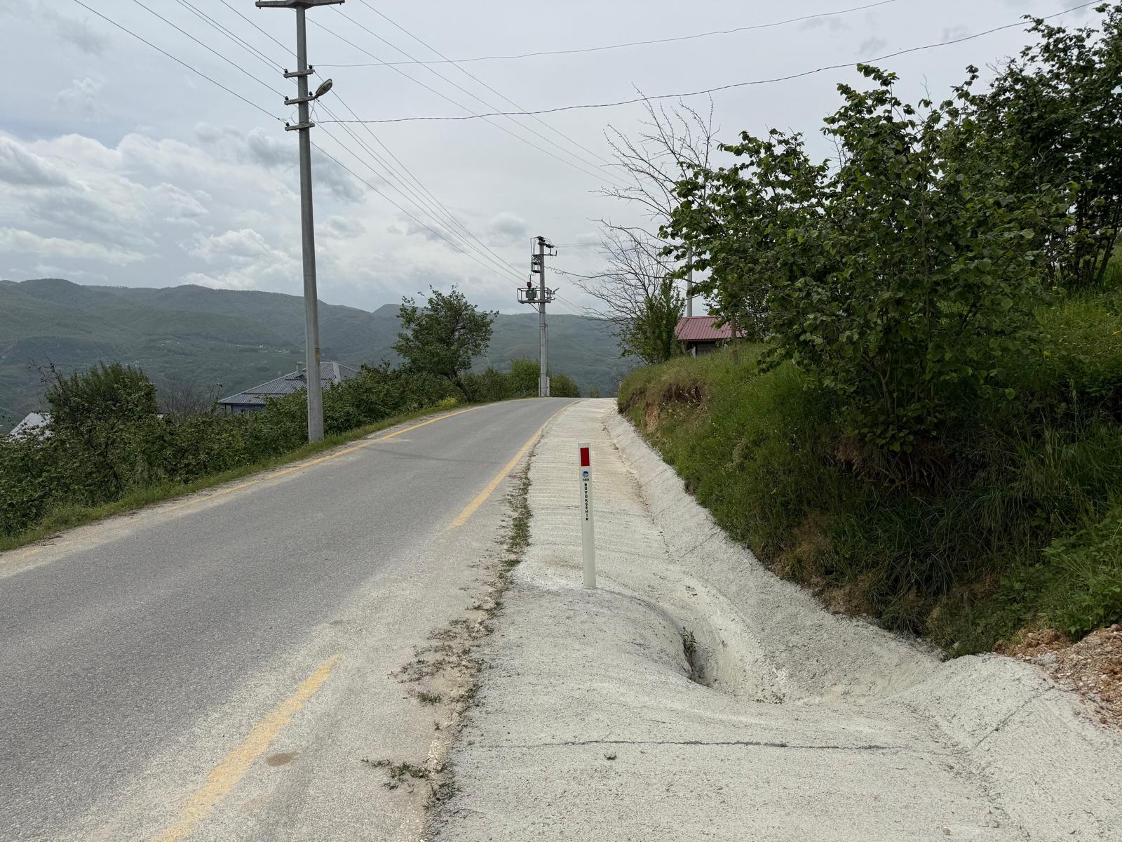 Büyükşehir’den güvenli ulaşım için 2 ilçeye 20 kilometrelik montaj