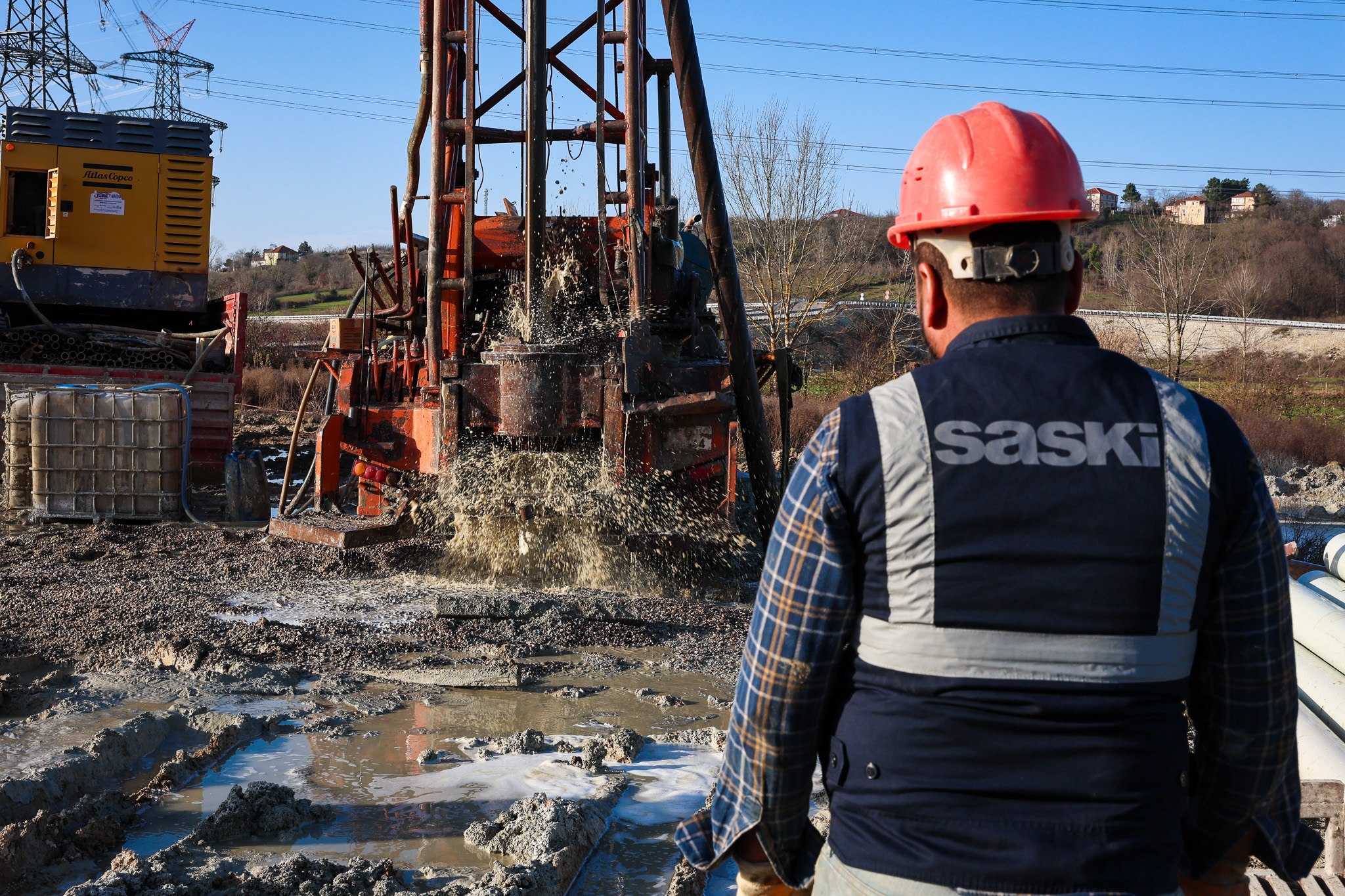 Yerin 104 metre altından çıkarılan içme suyu Karasu’da 5 mahalleye iletilecek