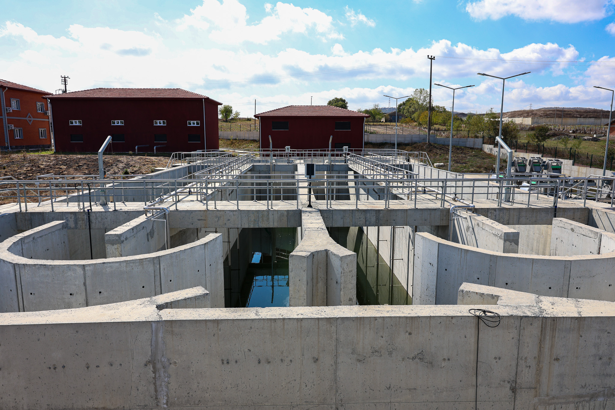 Kaynarca İleri Biyolojik Arıtma Tesisi ve 50 kilometrelik hat çalışmaya başladı