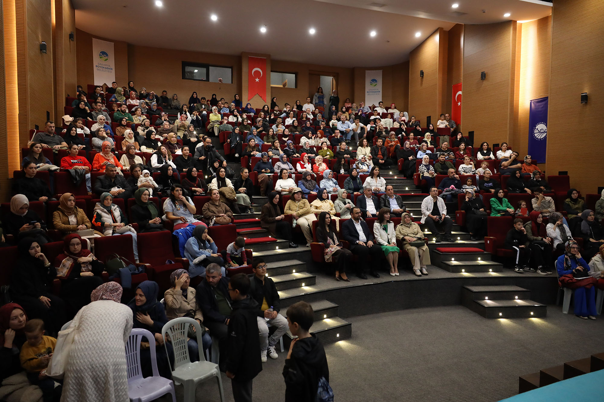 “Çocuklarınıza pahalı hediyeler değil, sevgi dolu anlar verin”