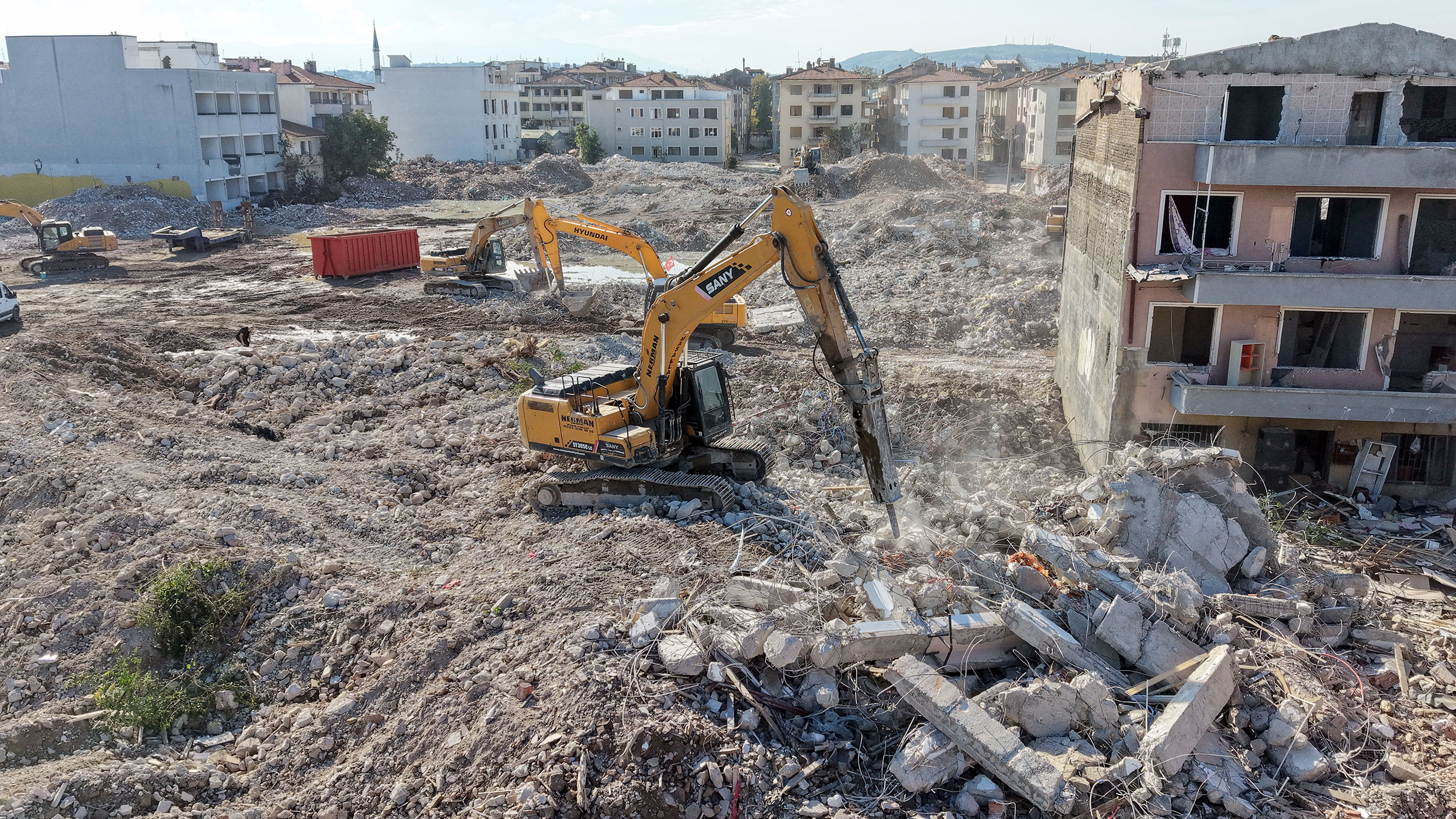 24 saat aralıksız süren kentsel dönüşümde 1 ayın bilançosu açıklandı: 45 yapı yıkıldı