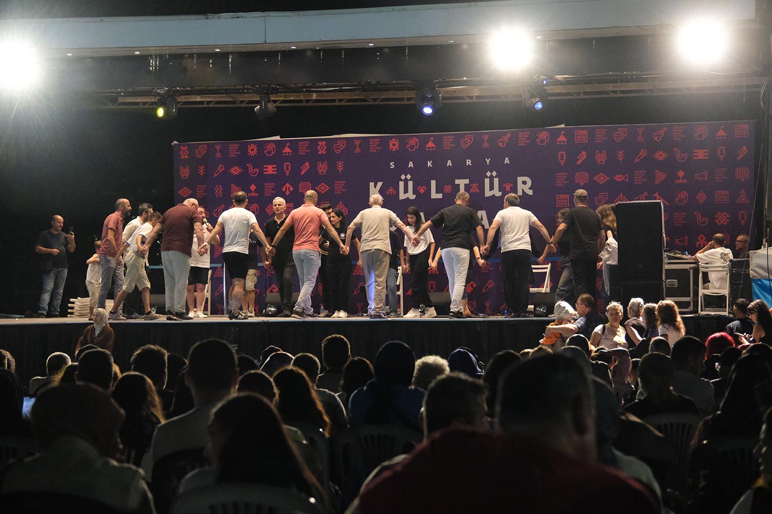 Millet Bahçesi’nde Kafkas ve Karadeniz akşamı