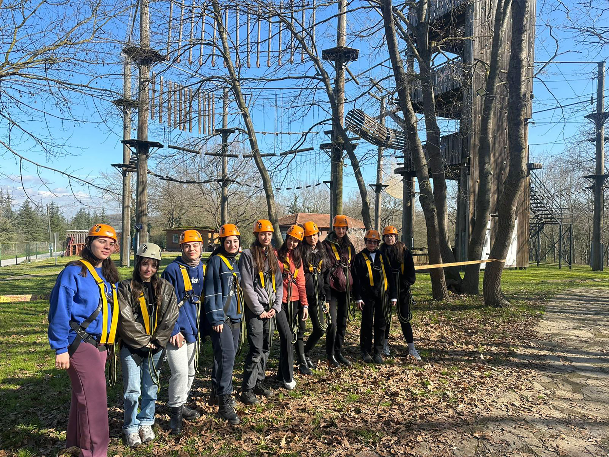 SAÜ’lü gençler Macera Park’ta kamp deneyimi yaşadı