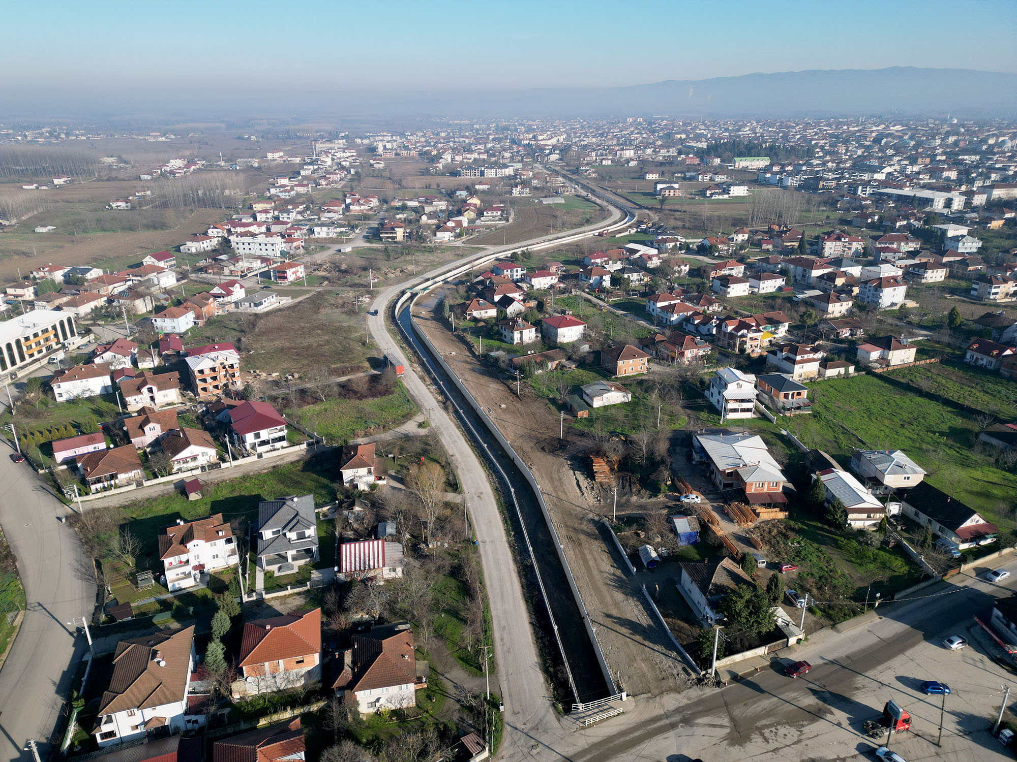 Akyazı Karacasu’ya yeni cadde ve yaşam alanı: Arter asfalta hazırlanıyor