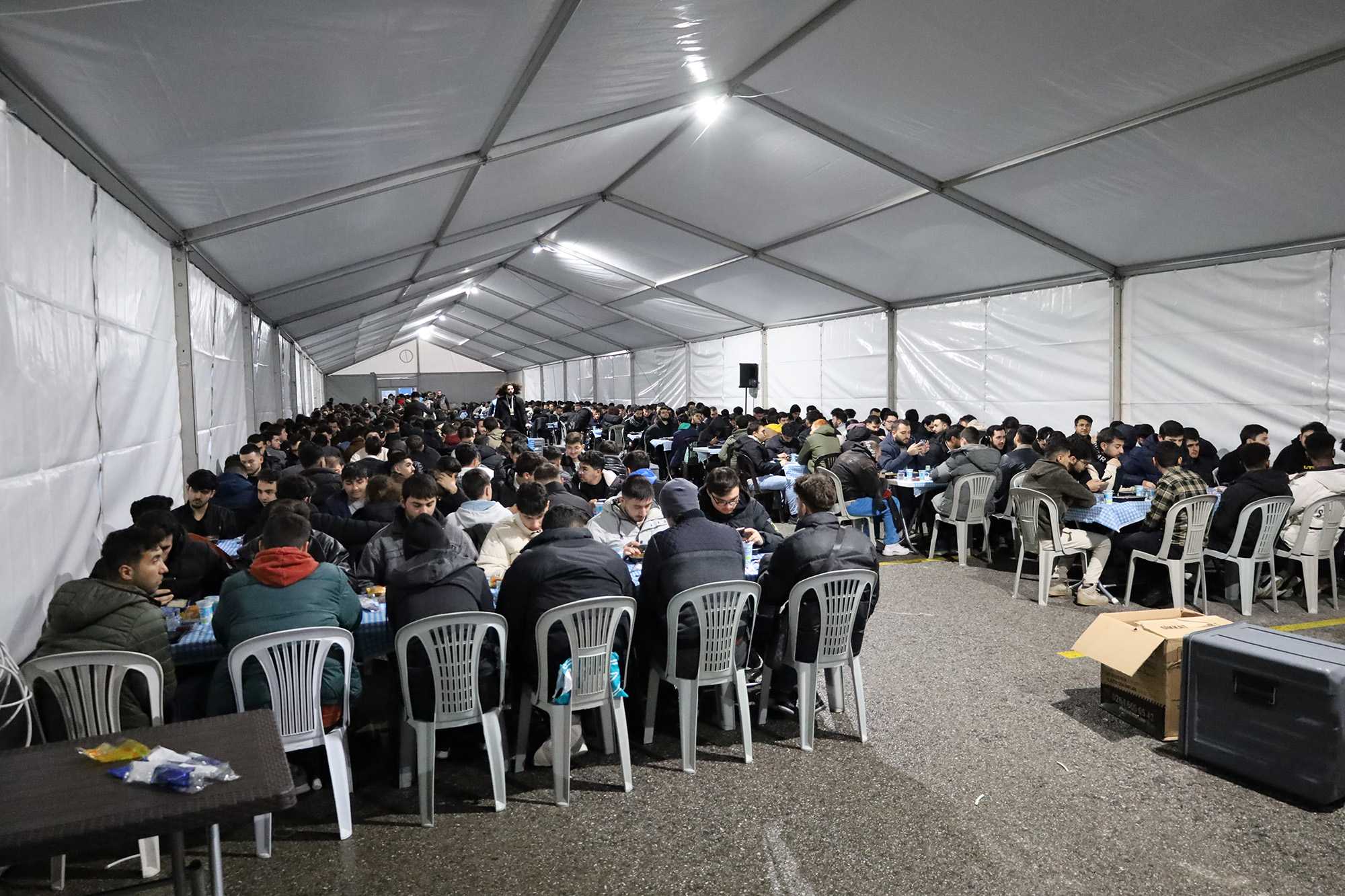 Büyükşehir’den bir Ramazan geleneği: Farklı renklerden binler yine aynı sofrada