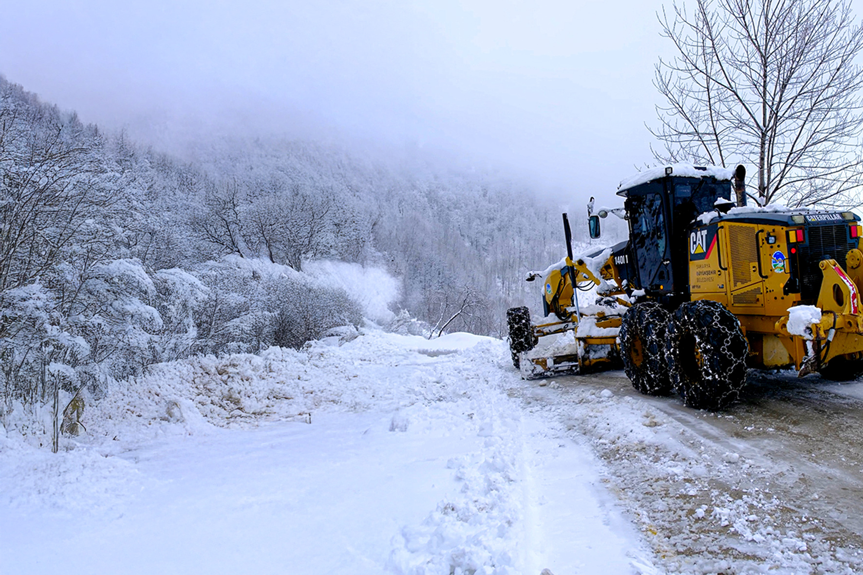 Büyükşehir’den 5 ilçede kar mesaisi: 35 kapalı grup yolunda 34'ü açıldı