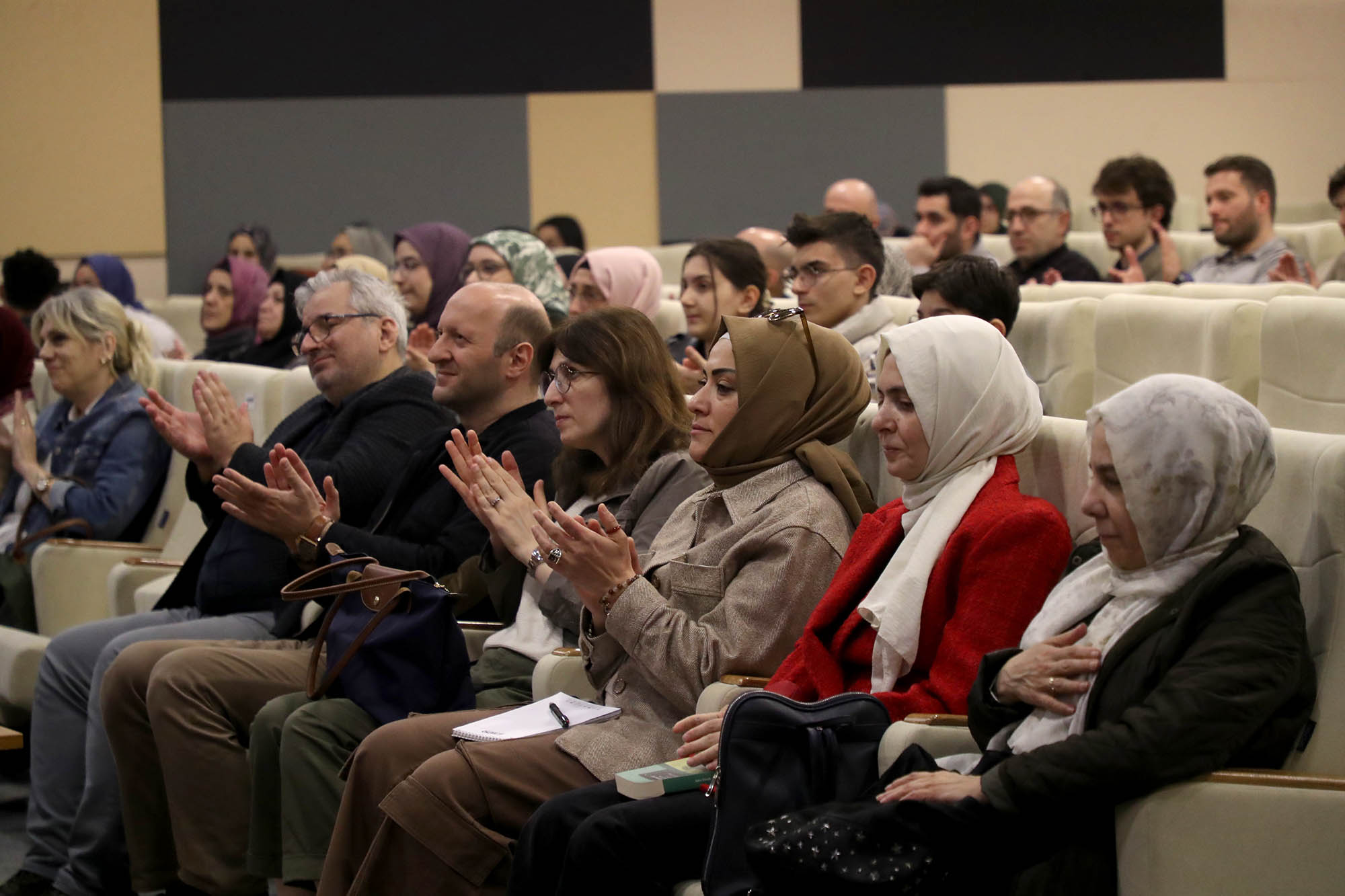 “Mevlana’nın sözleri her insanın kalbine dokunur”