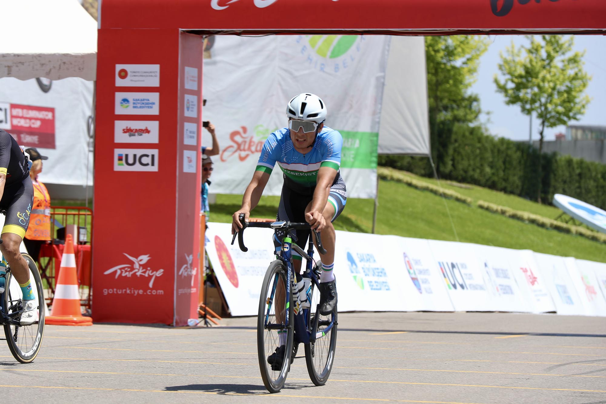 Tour Of heyecanı Sakarya’da sürüyor: Podyumda 2 Türk pedal