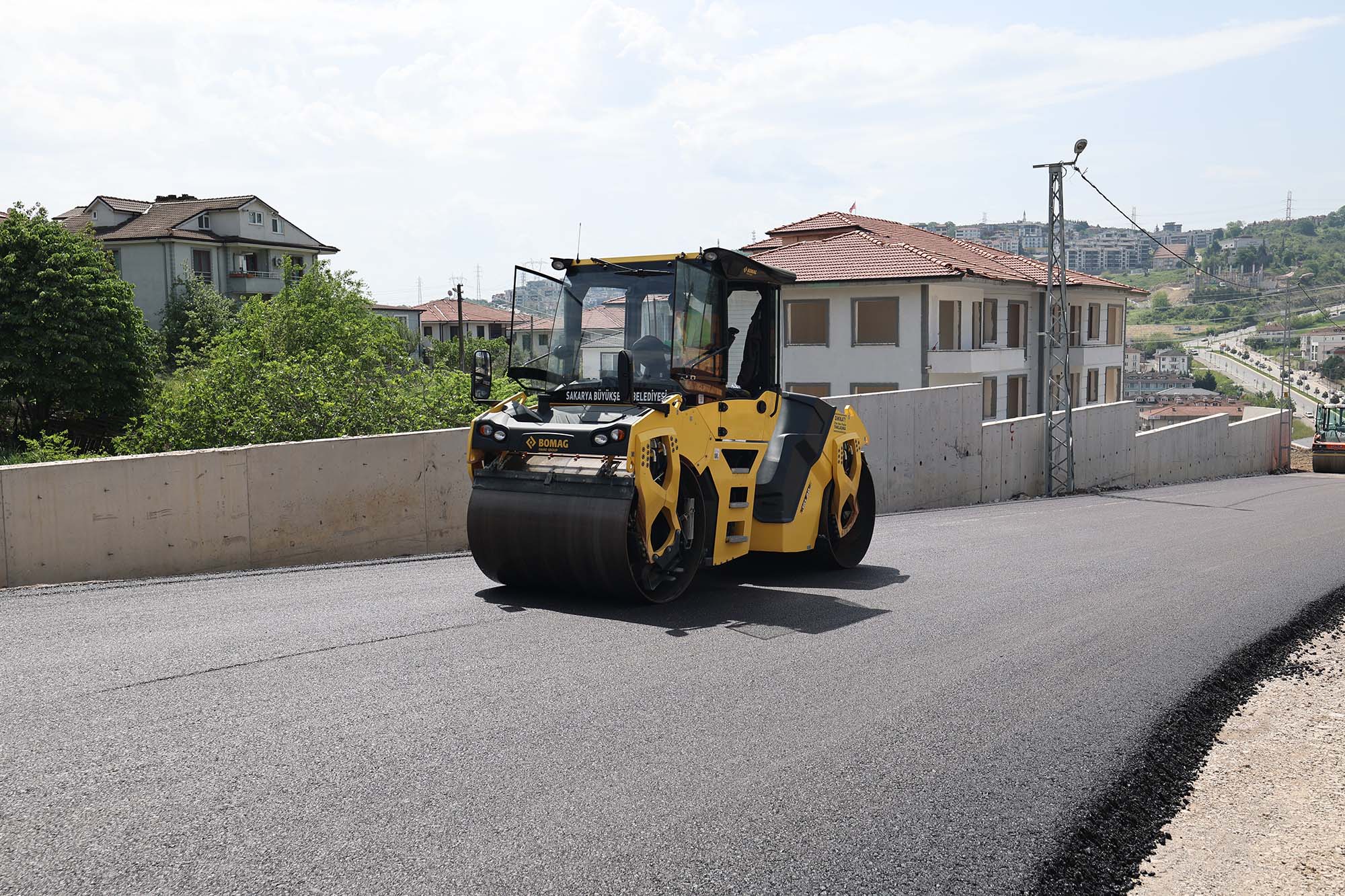 Serdivan’da sürücülere nefes aldıracak yeni kaçış güzergahı açılıyor: Asfalt işlemi başladı