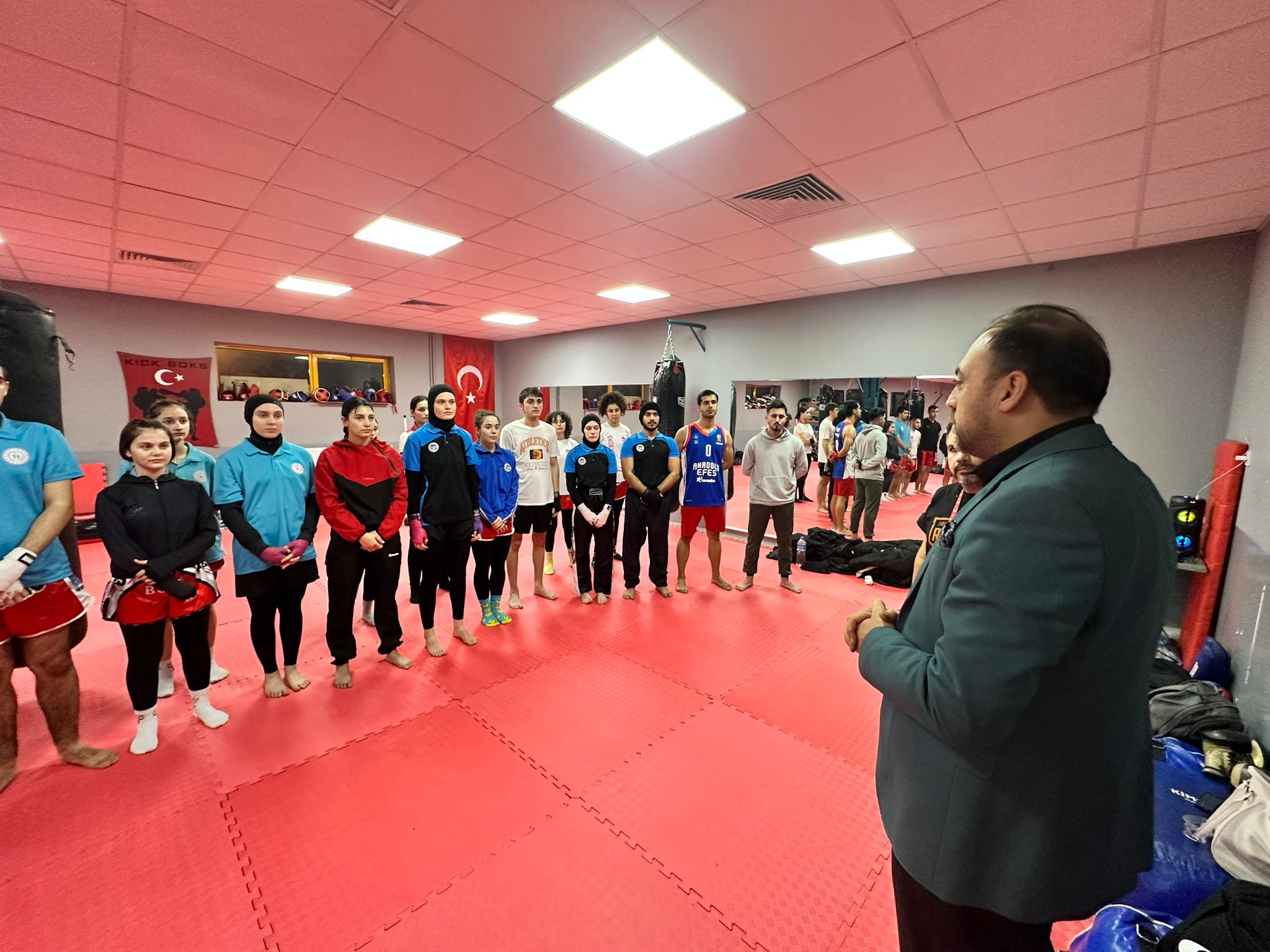 Büyükşehir’in kick boks ve taekwondocuları şampiyonada ter dökecek