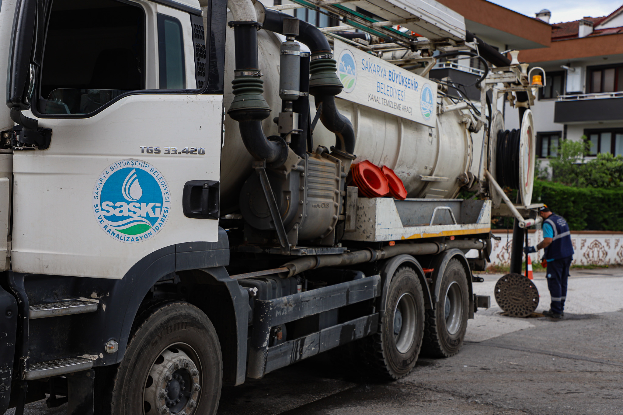 SASKİ kuvvetli yağış uyarılarına karşı altyapı temizliği için sahada