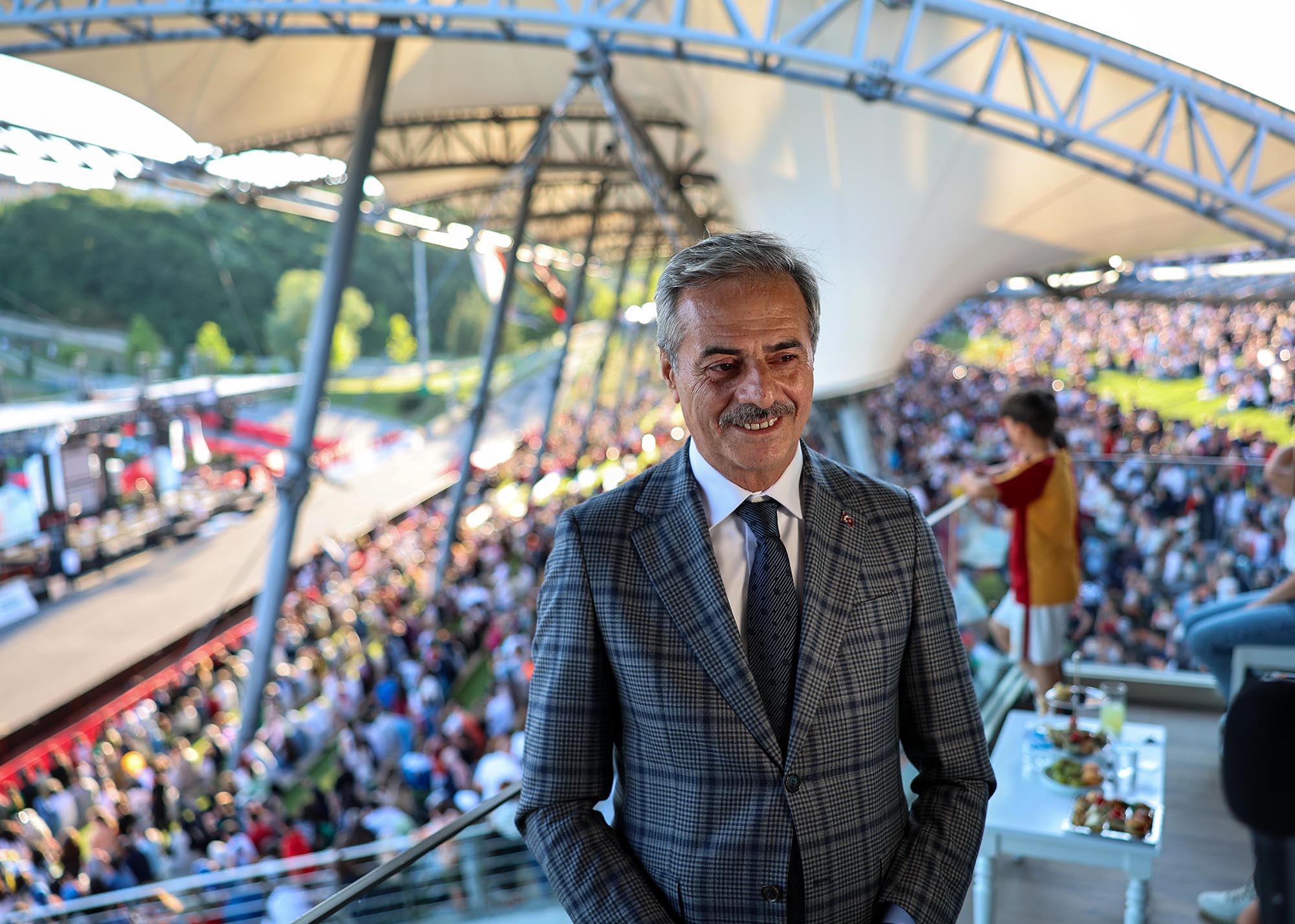 Nefesler tutuldu, binlerce kişi Sakarya’da dünya şampiyonası heyecanını yaşadı
