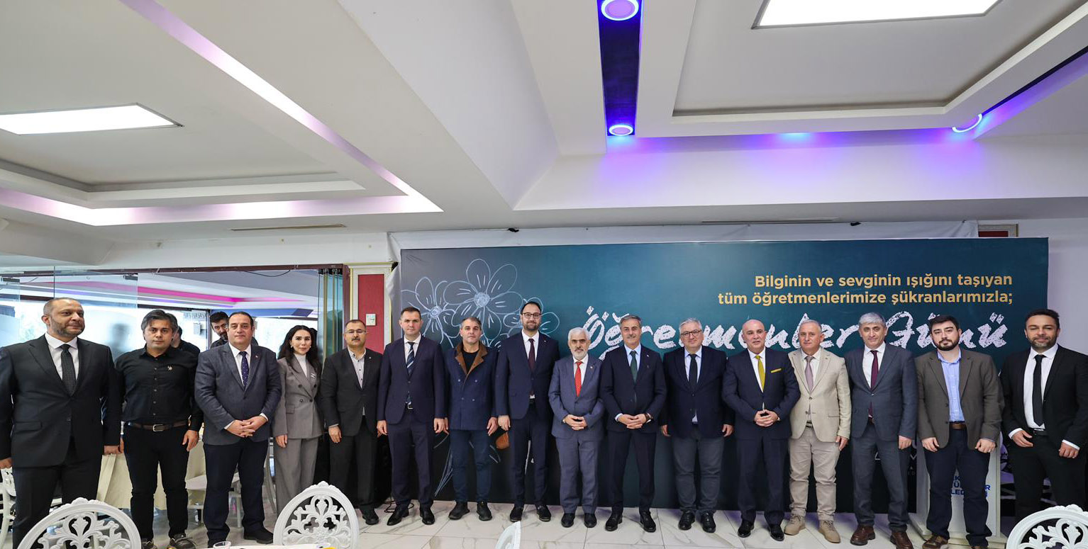 “Öğretmenlik hiçbir ölçüyle tarif edilmeyecek kadar yüce bir meslektir”