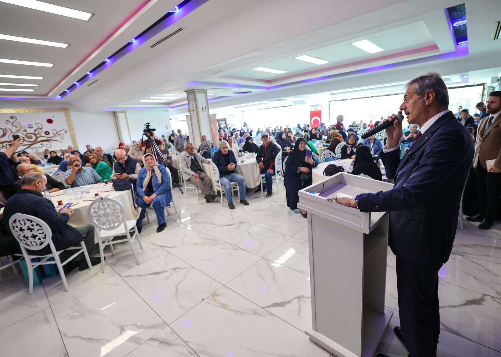 Hiçbir zaman yalnız değilsiniz ve biz de sizin duanızla güçlüyüz