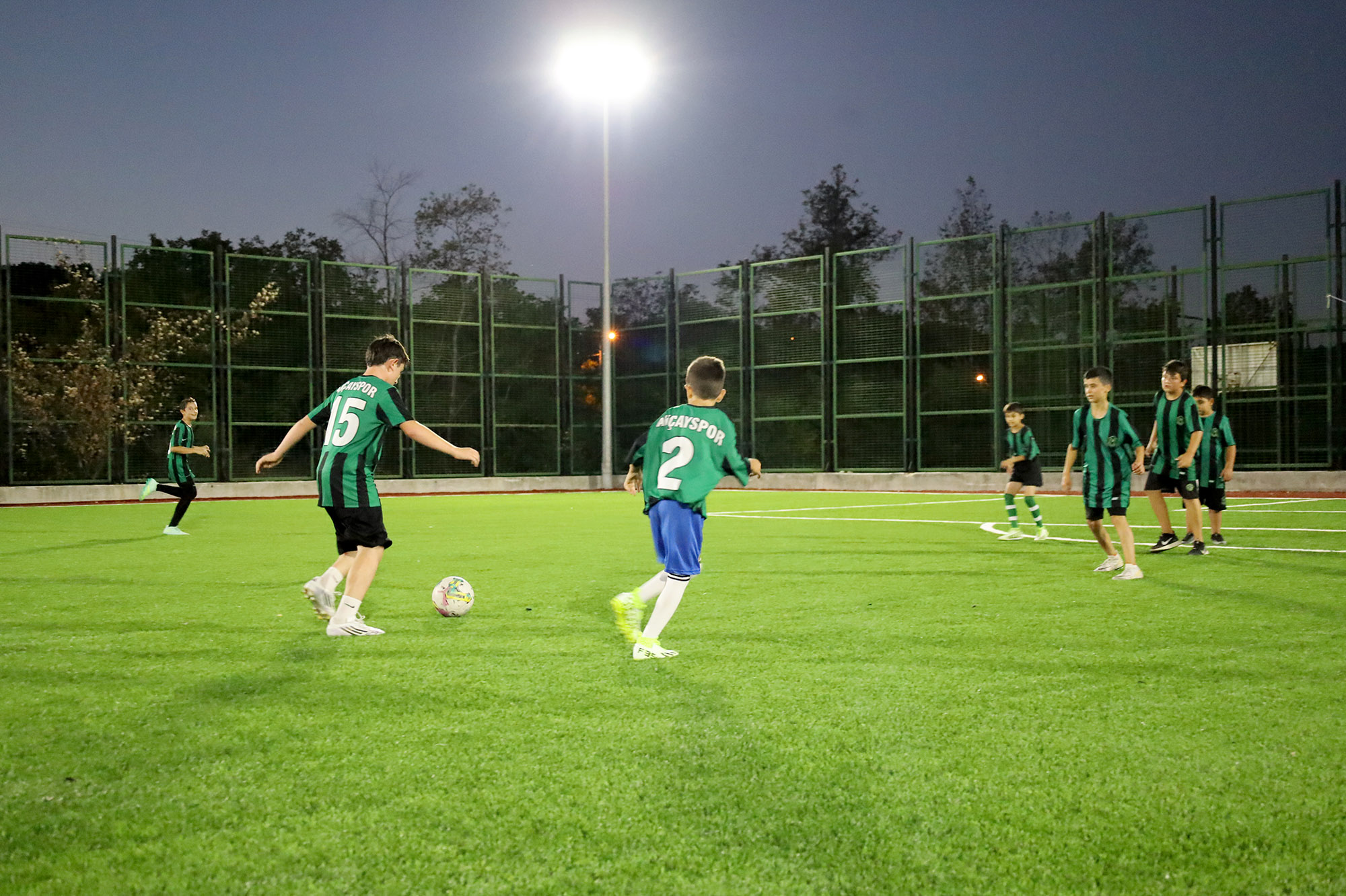 Gençler için yeni spor alanı: Sapanca Akçay’ın futbol tesisine yeni yüz