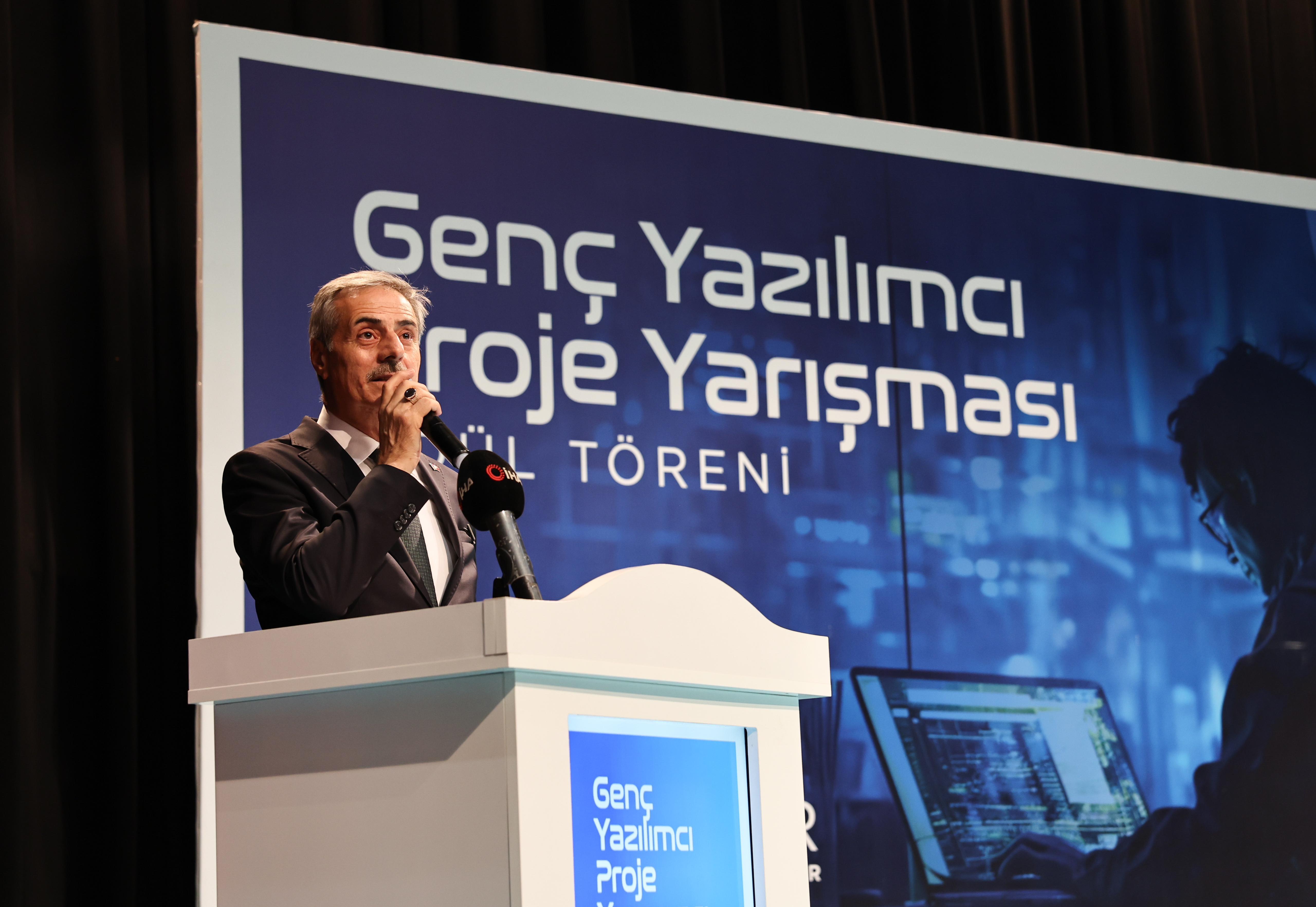 “Takip eden değil, tasarlayan, üreten, yön veren bir gençliğimiz var”