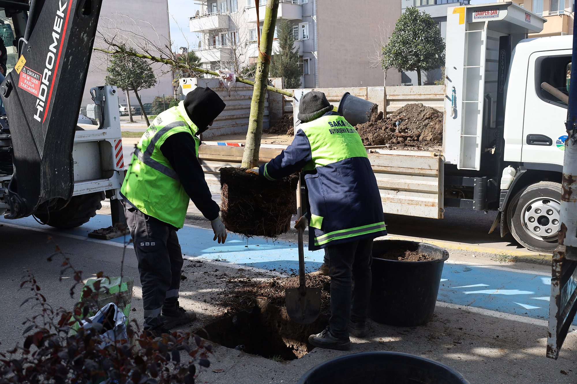 Büyükşehir ‘yeşil’ dokunuşla şehrin çehresini değiştiriyor
