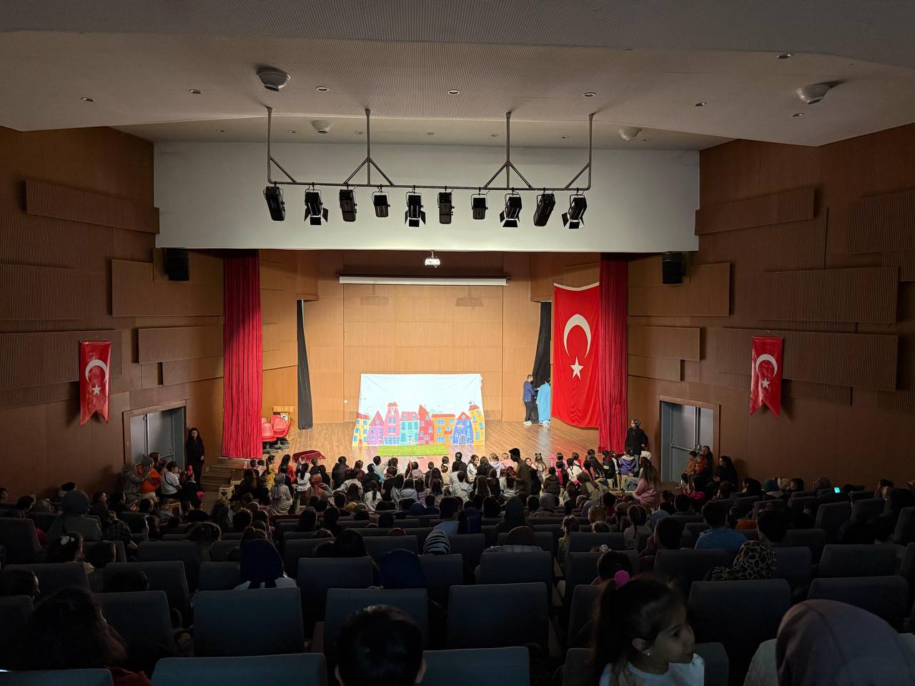 Karasu SGM’de çocuklar şenlikte gönüllerince eğlendi