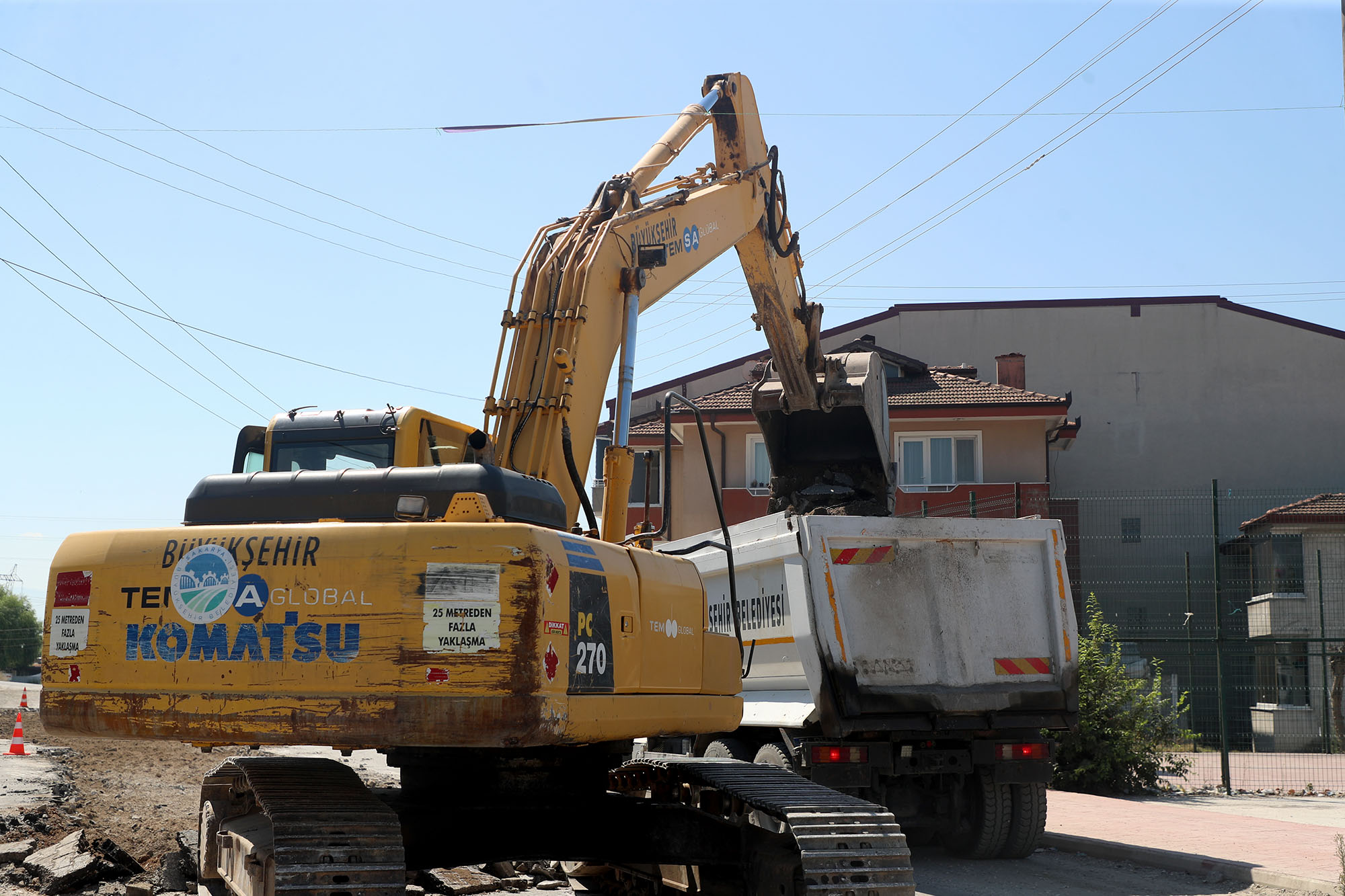 Erenler Küpçüler Caddesi’nde yenileme çalışmaları başladı 