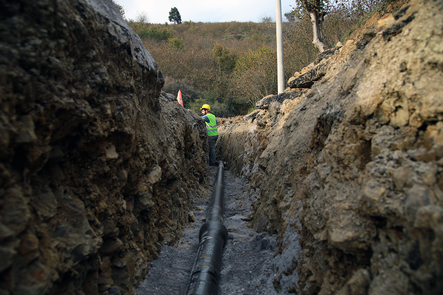 Hendek’in iki mahallesi kaynak suyu içecek