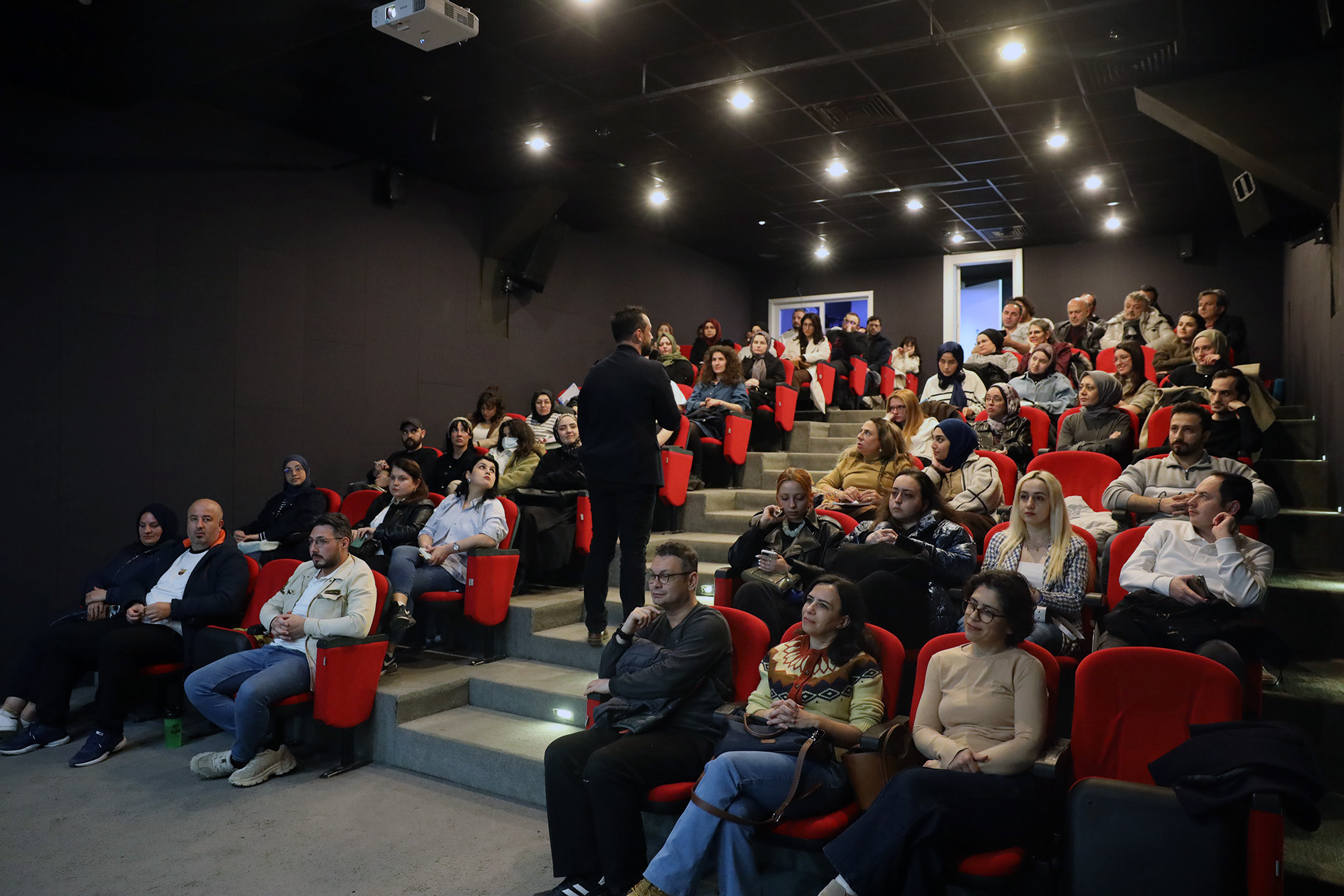 Büyükşehir Akademi’de kültür ve sanat dolu eğitimler sürüyor