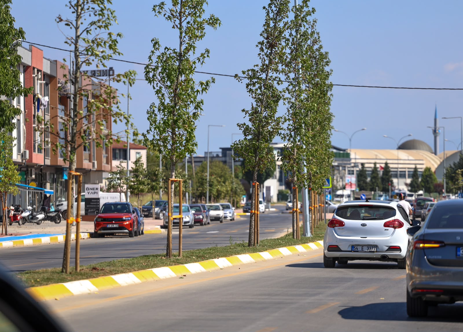 Sakarya’nın merkezine kesintisiz ulaşım artık mümkün: Alparslan Türkeş Caddesi aydınlatması ve peyzajıyla tamamlandı