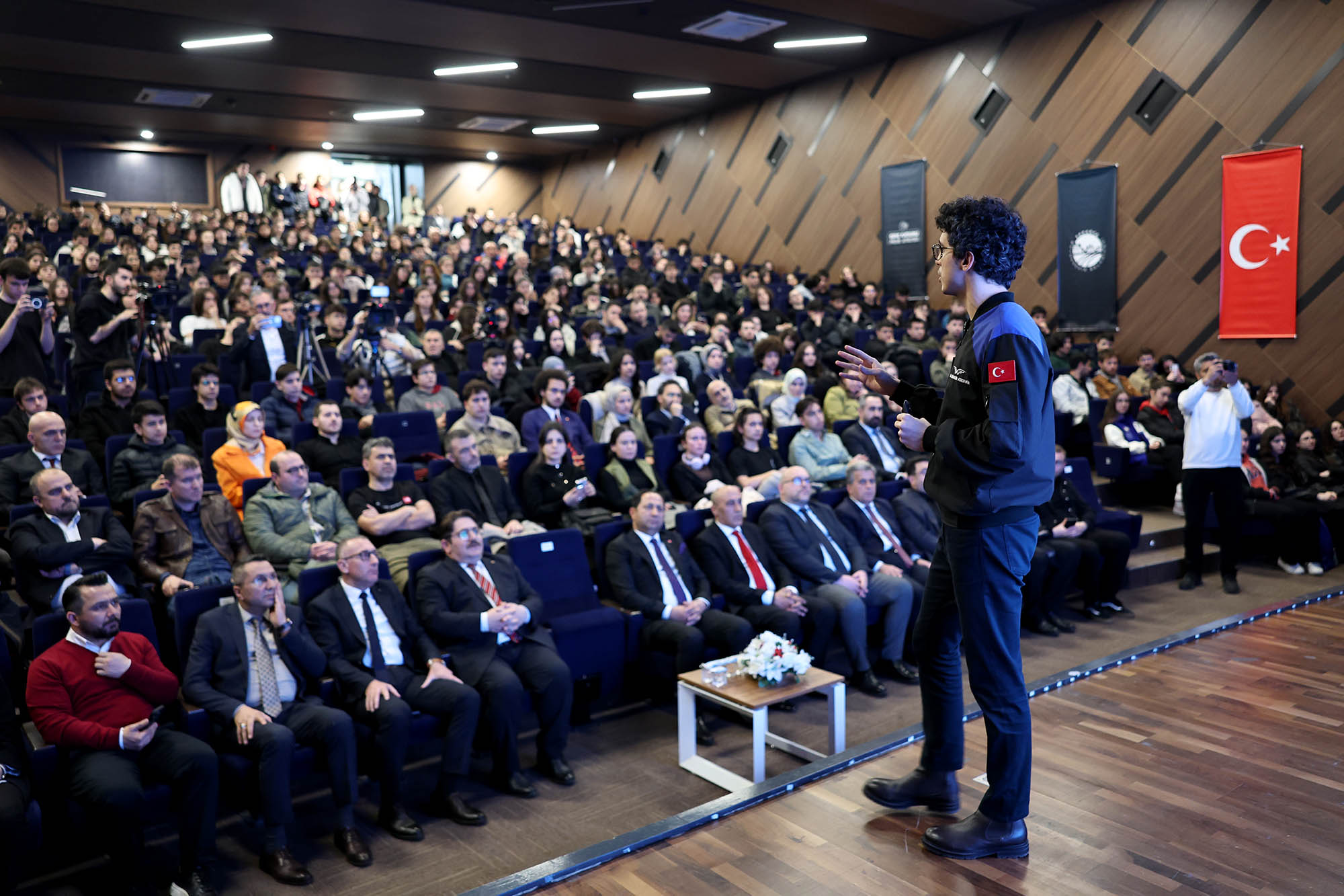 “Uzaydan dünyayı görmek tarifsizdi”
