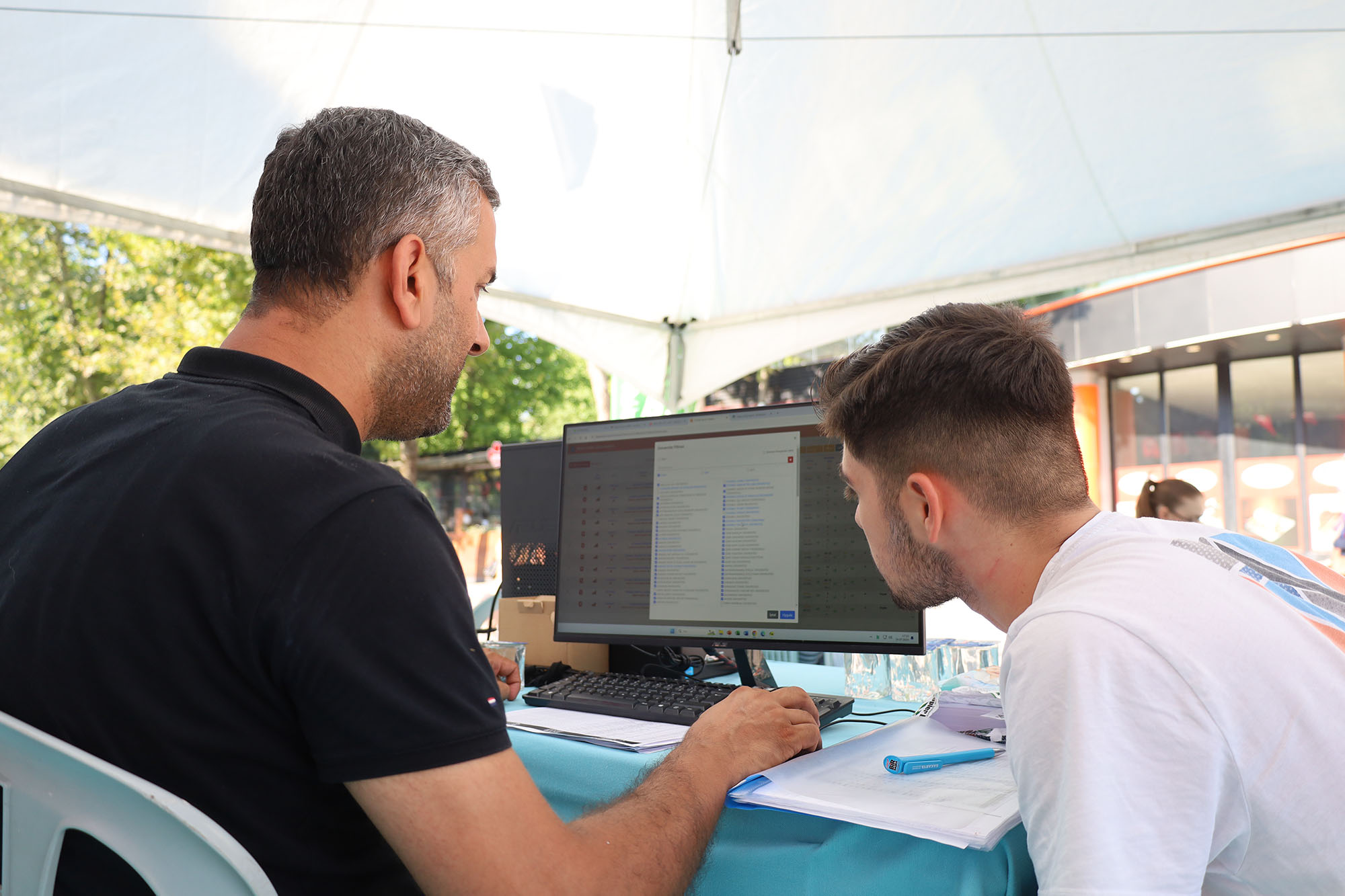 Büyükşehir üniversite yolundaki gençlerin yanında: YKS tercihi için ücretsiz hizmet başladı