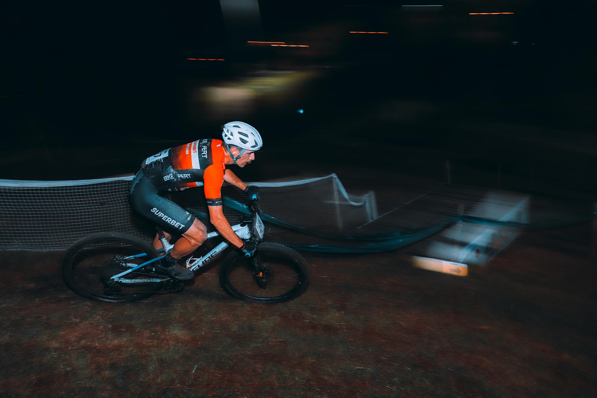 Dünyanın tek gece yarışı nefes kesti: Bike Fest heyecanı tırmanıyor