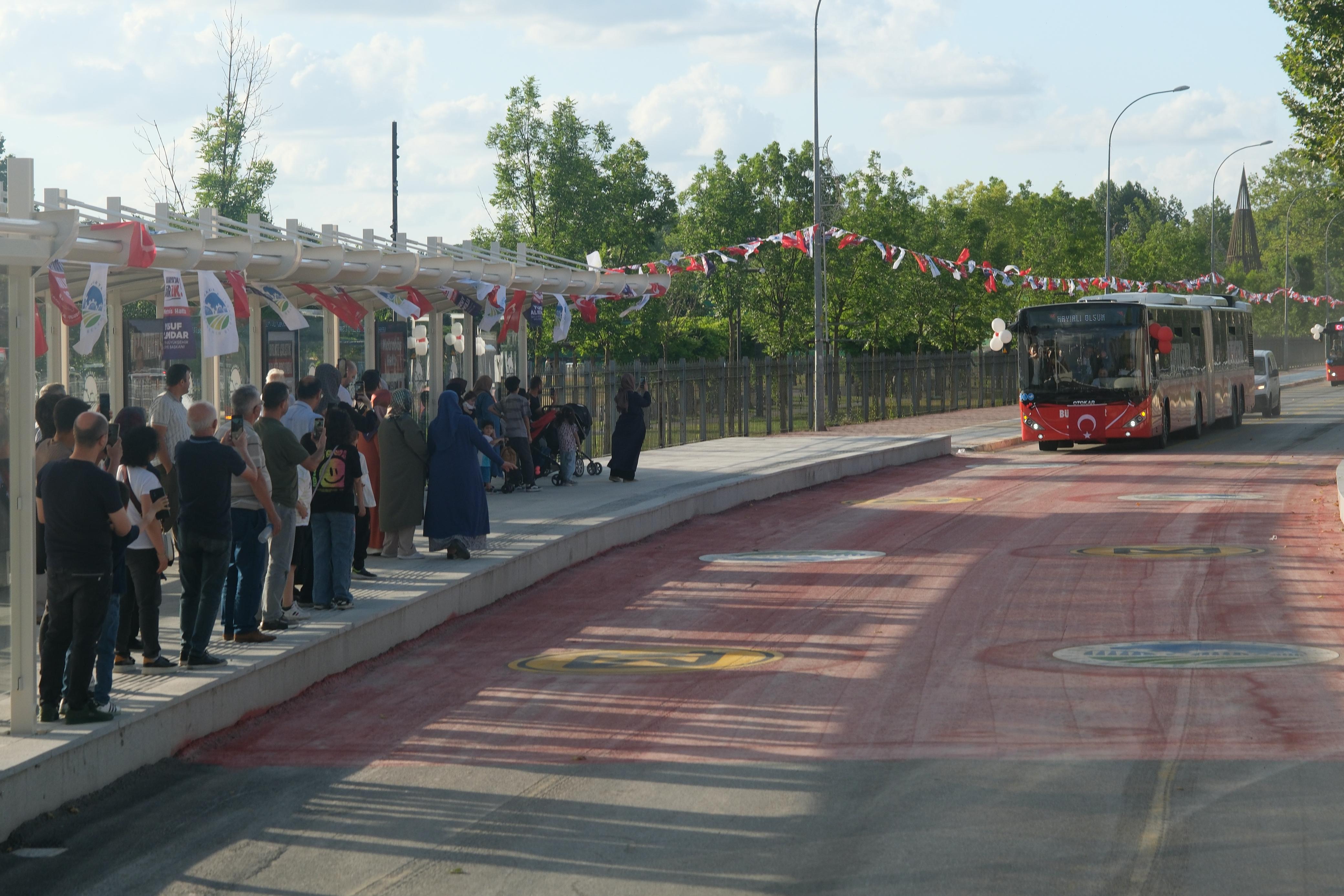 Metrobüsler Yusuf Alemdar’ın söz verdiği tarihte Sakarya yollarında